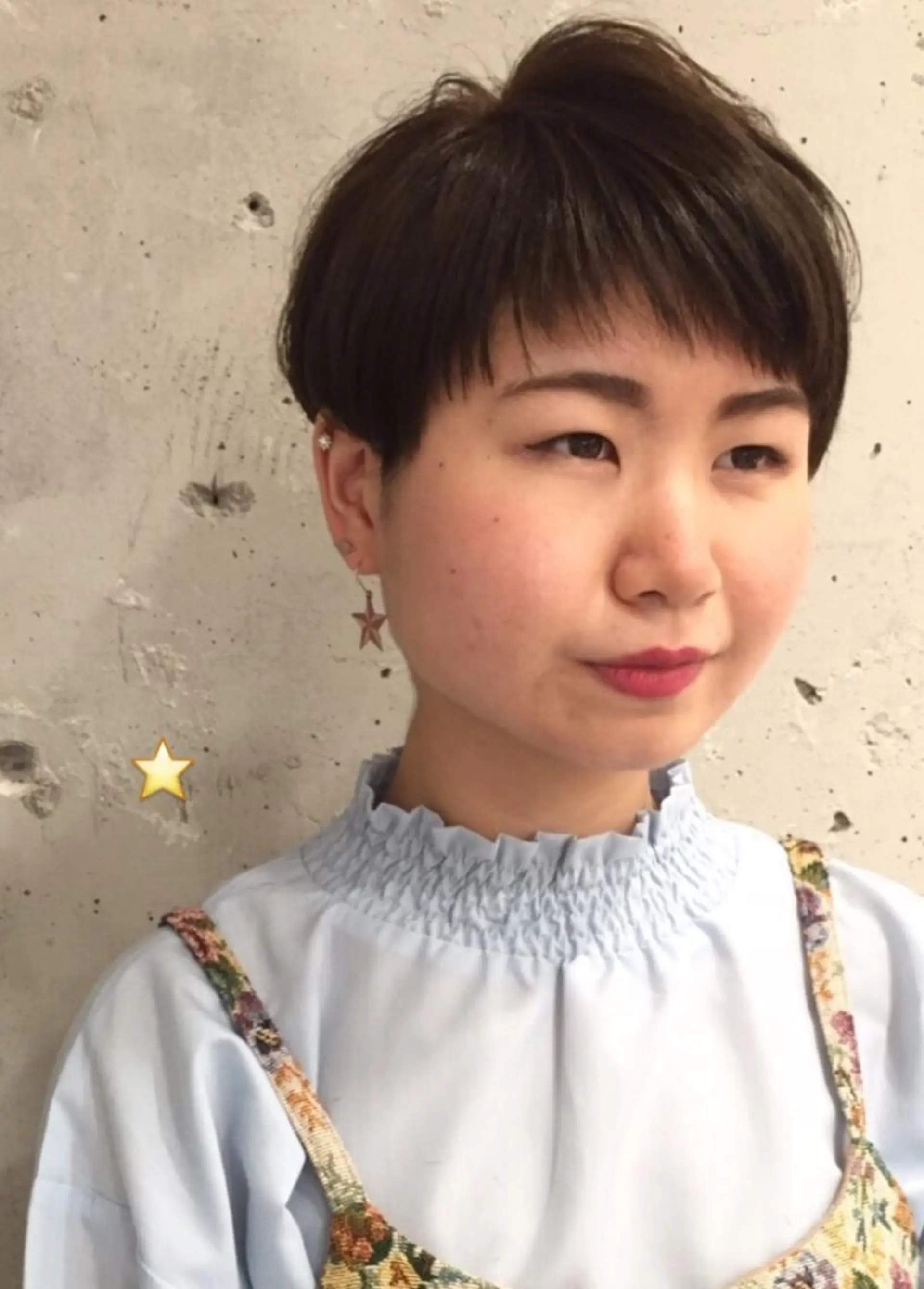 ショート 稲田 結衣夏のヘアスタイル