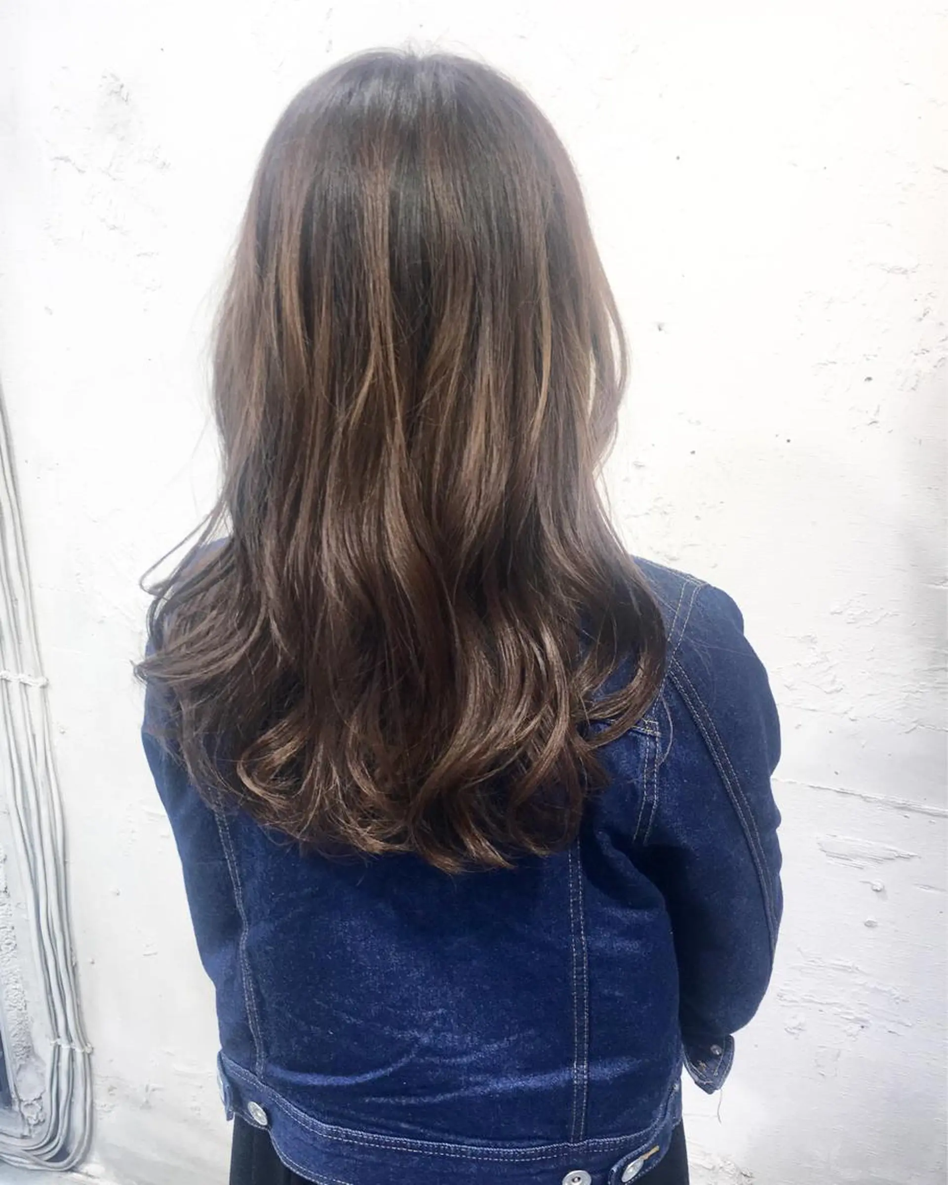 セミロング カラー パーマ グレージュ ✨艶髪✨透明感✨ 山内大樹のヘアスタイル