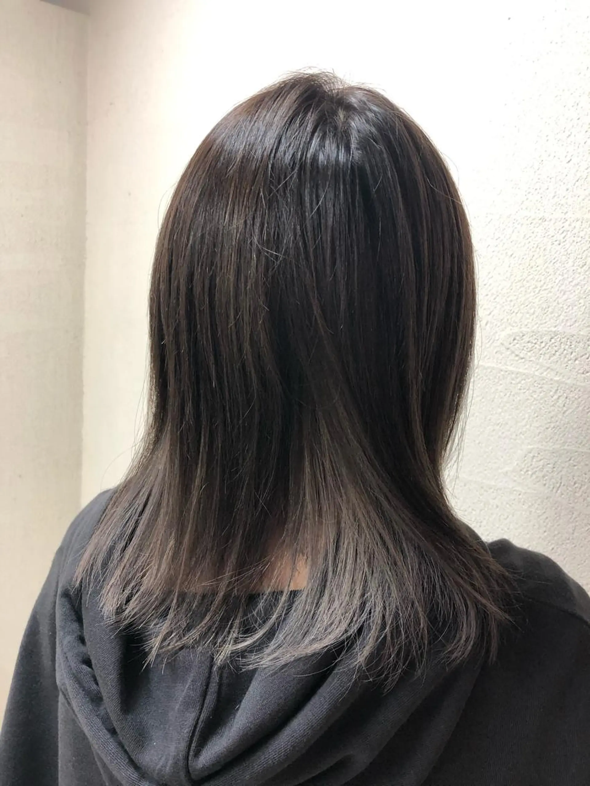 ミディアム カット 縮毛矯正 阿部 美咲のヘアスタイル