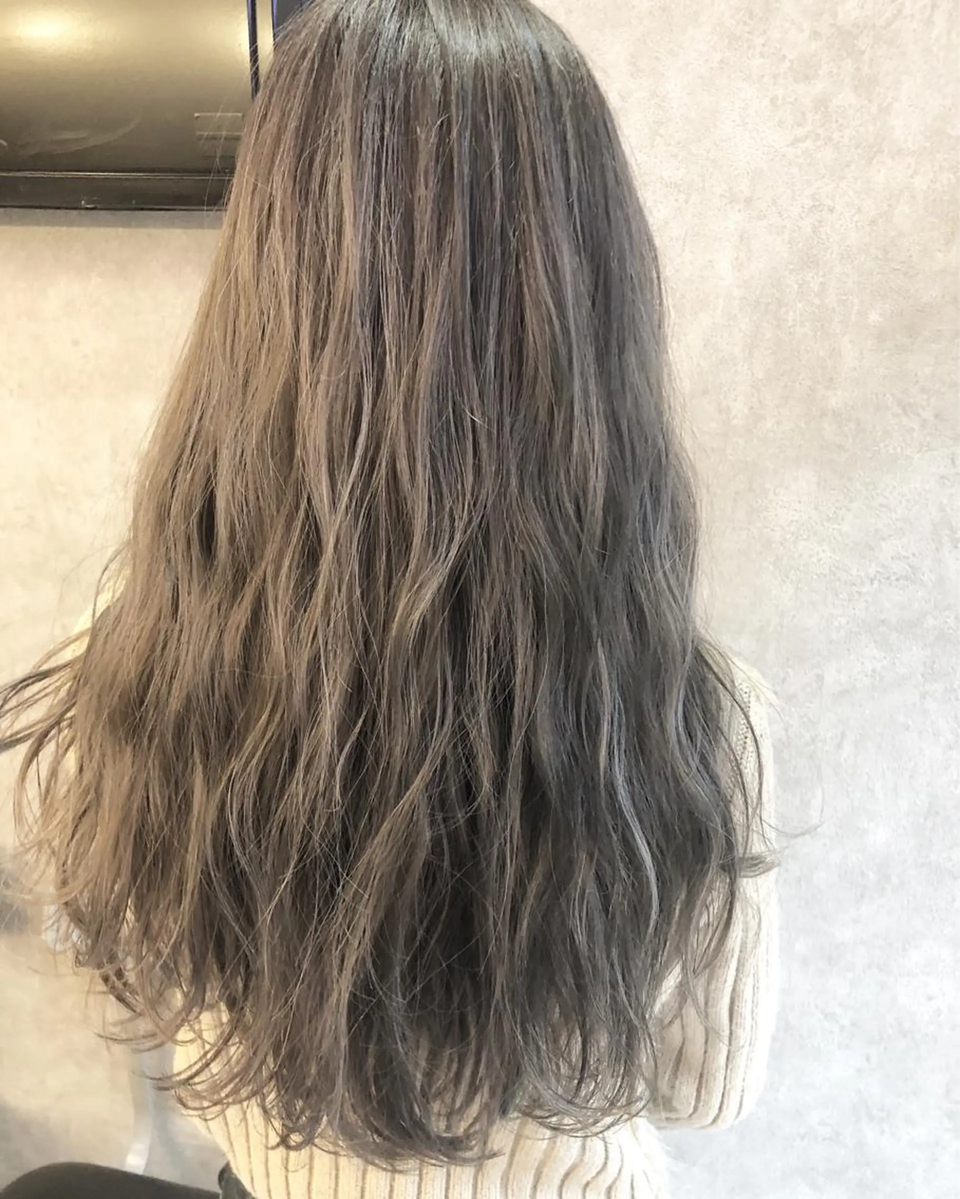 セミロング カラー パーマ 顔周りレイヤー/韓国 ブリーチminamiのヘアスタイル