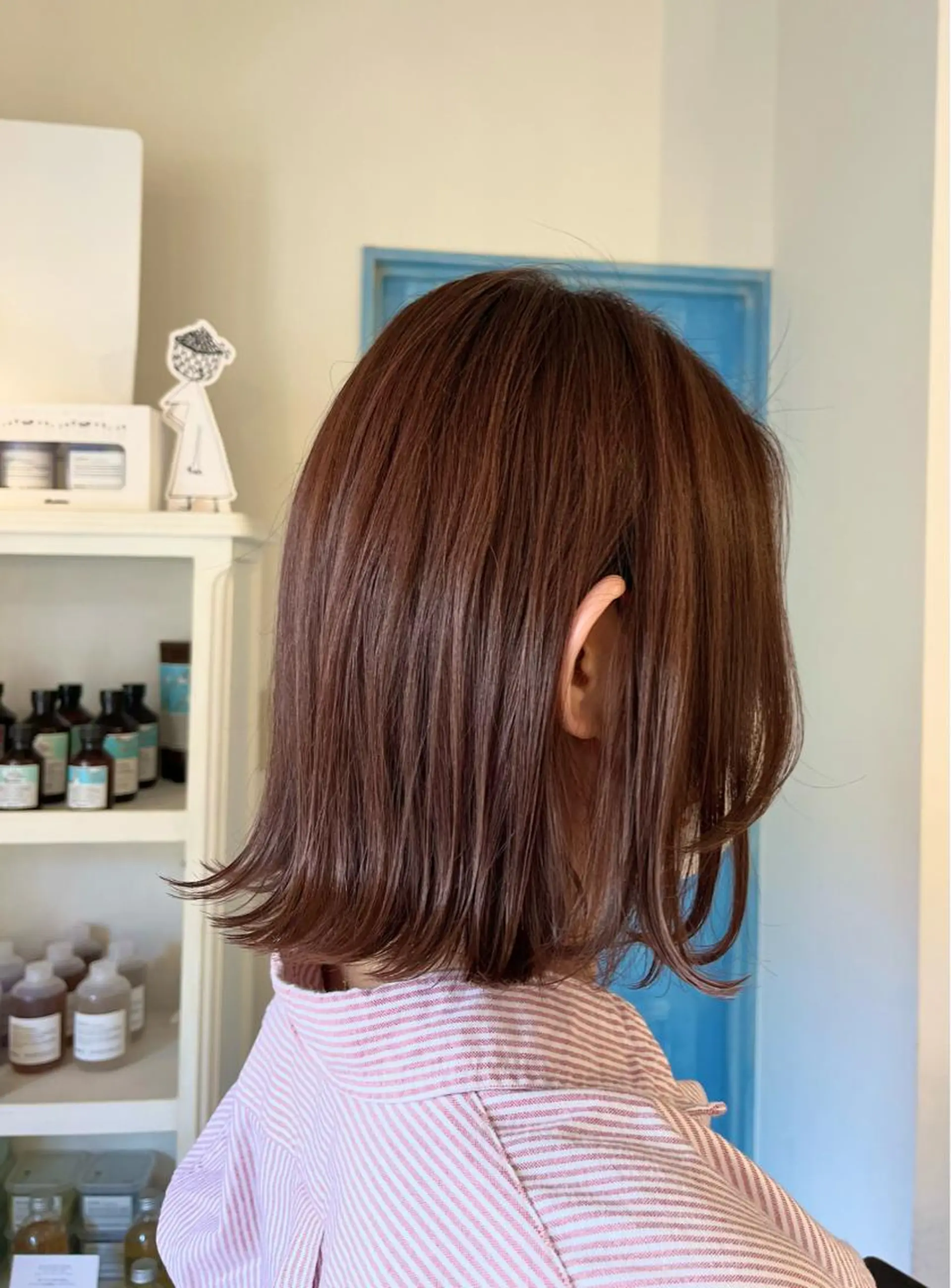 ミディアム カラー アッシュ ピンクカラー ピンクアッシュ カット ヘアカラー よこもり あいのヘアスタイル