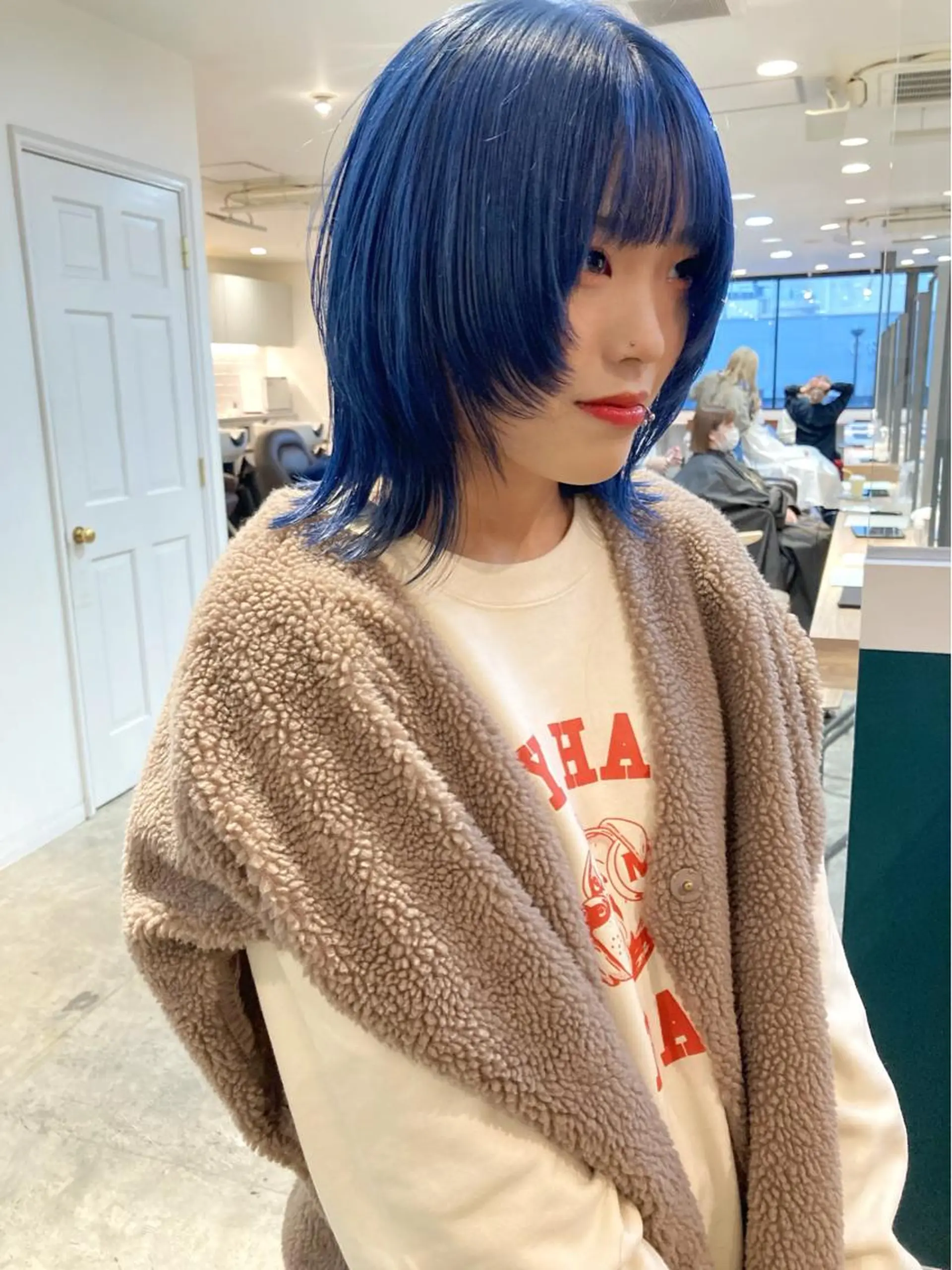 ミディアム カラー ブルーカラー ウルフカット カラーリスト菅野 竜矢🌈のヘアスタイル