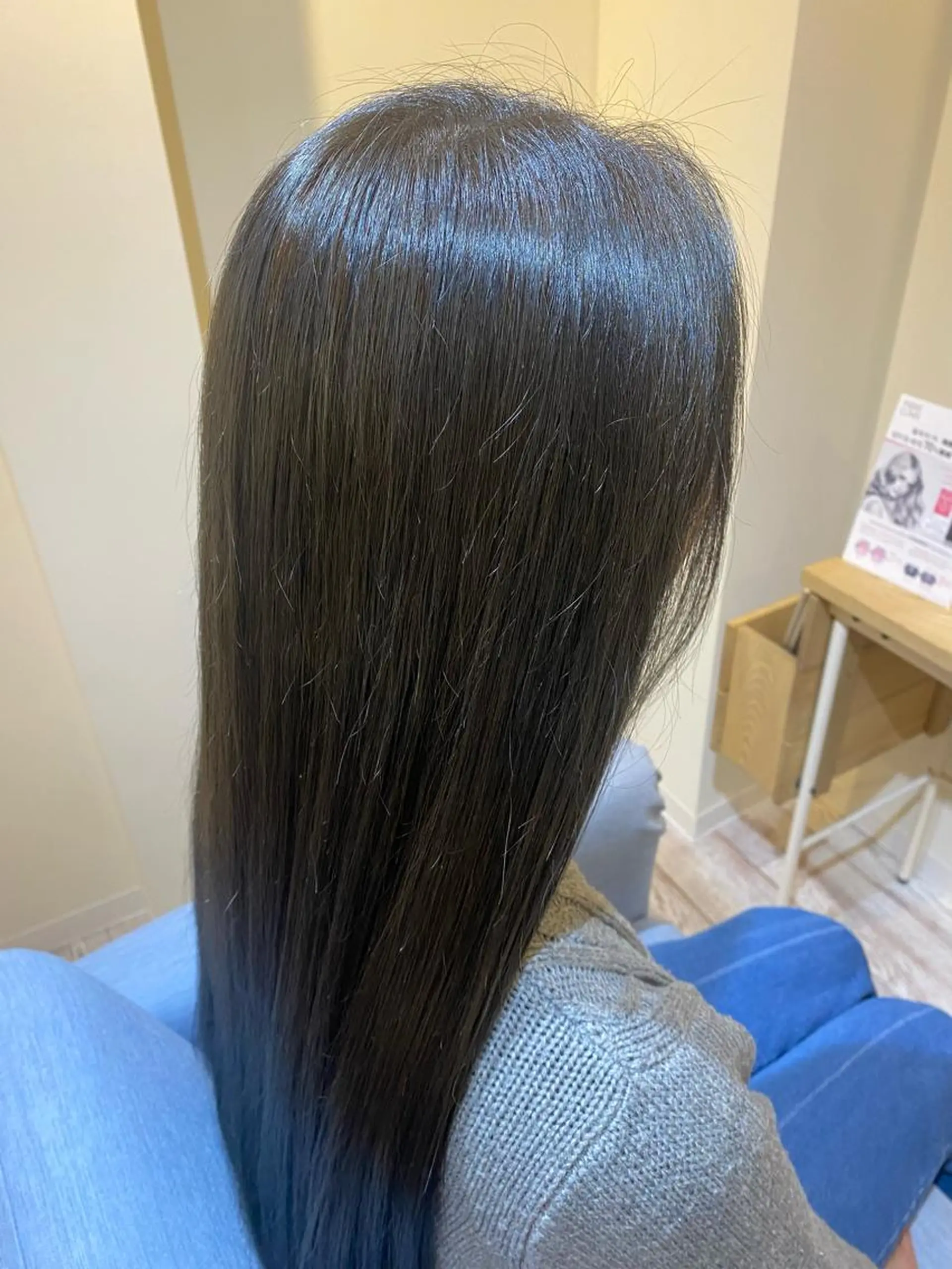 ロング カラー 金島 青のヘアスタイル