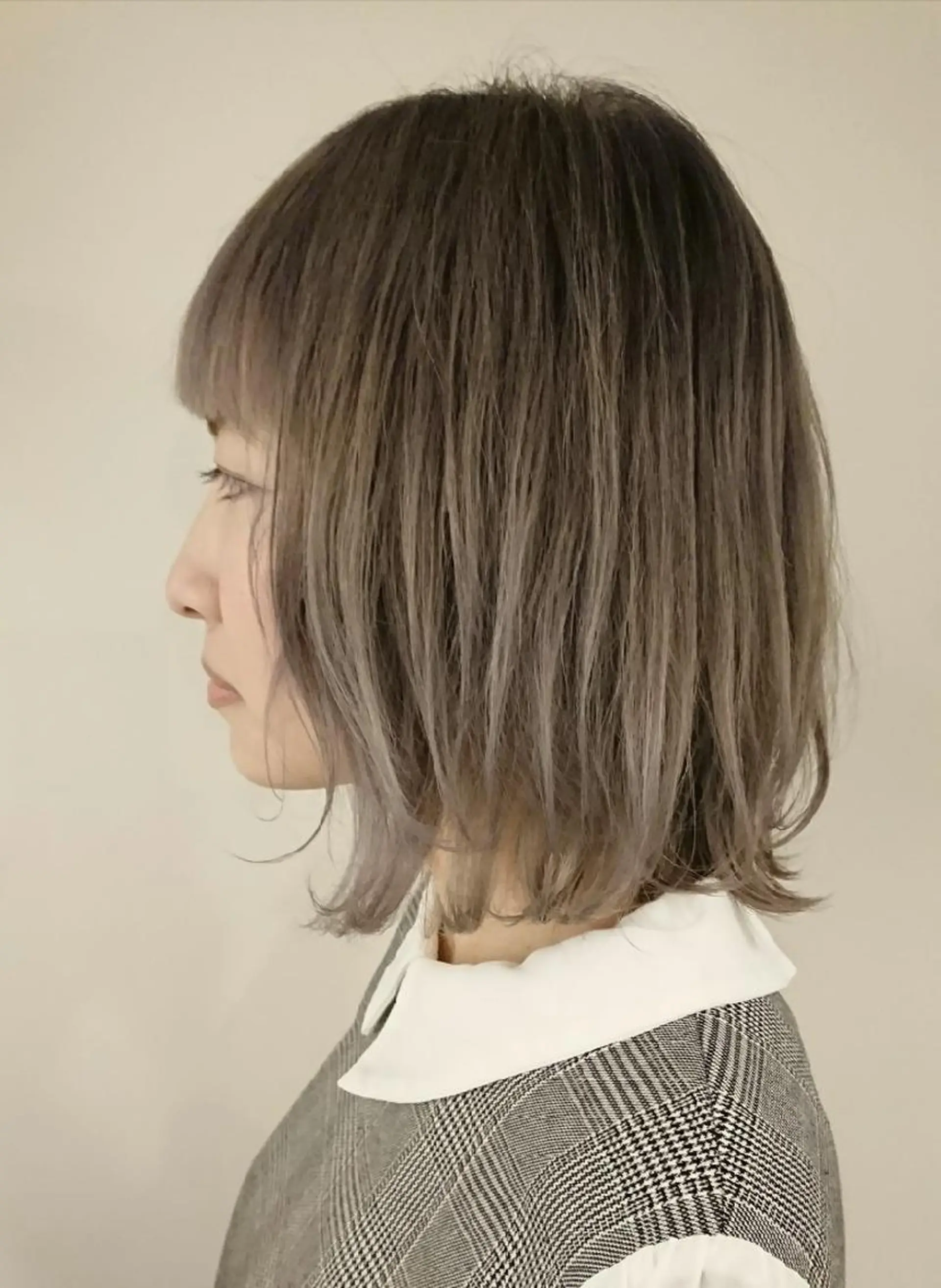 ミディアム カラー ブリーチ グレージュ ハイトーンカラー ヘアカラー トリートメント coii コイ【原宿/表参道】のヘアスタイル
