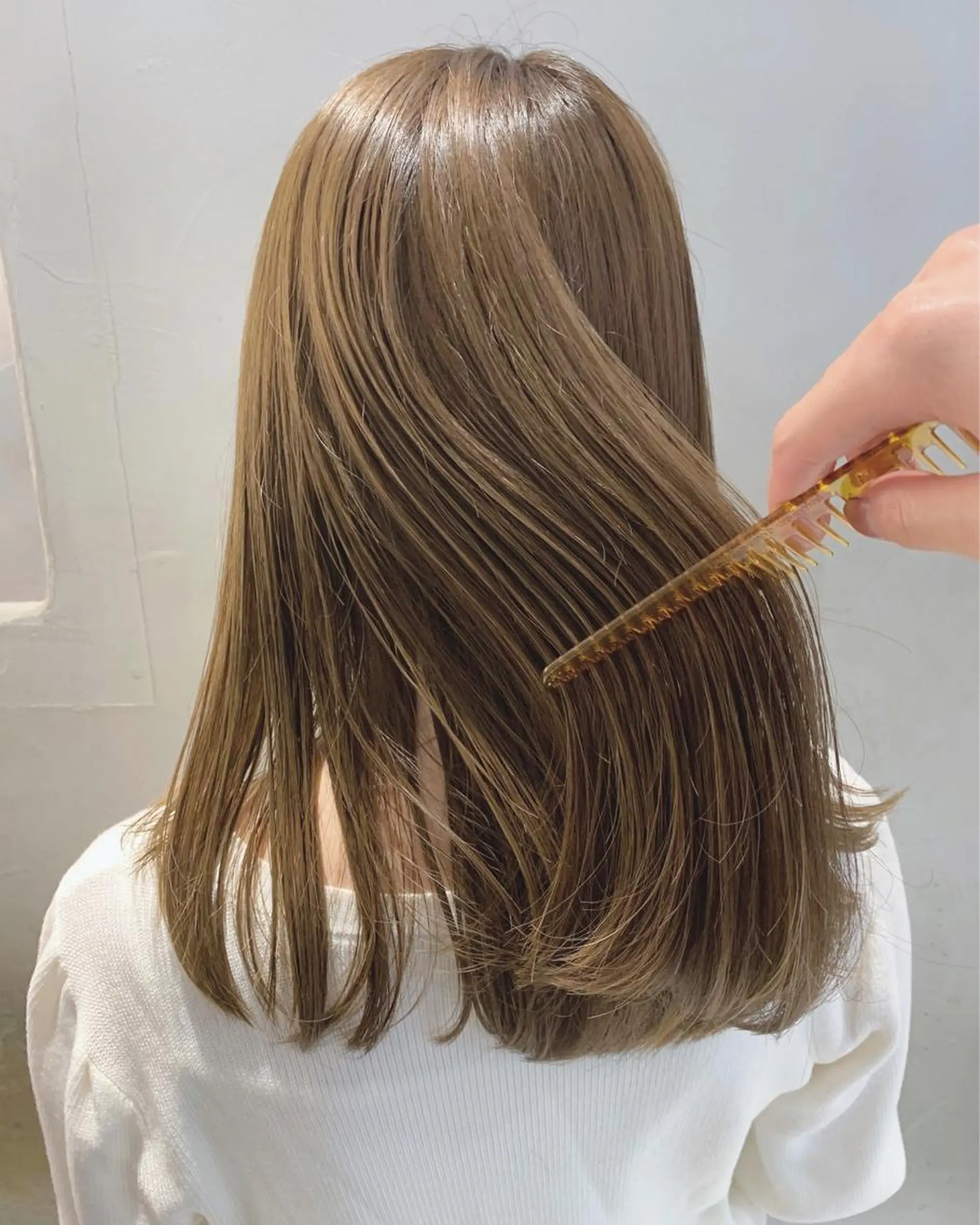 ミディアム カラー ベージュカラー オリーブベージュ TENELE所属・チバ タクミのヘアスタイル