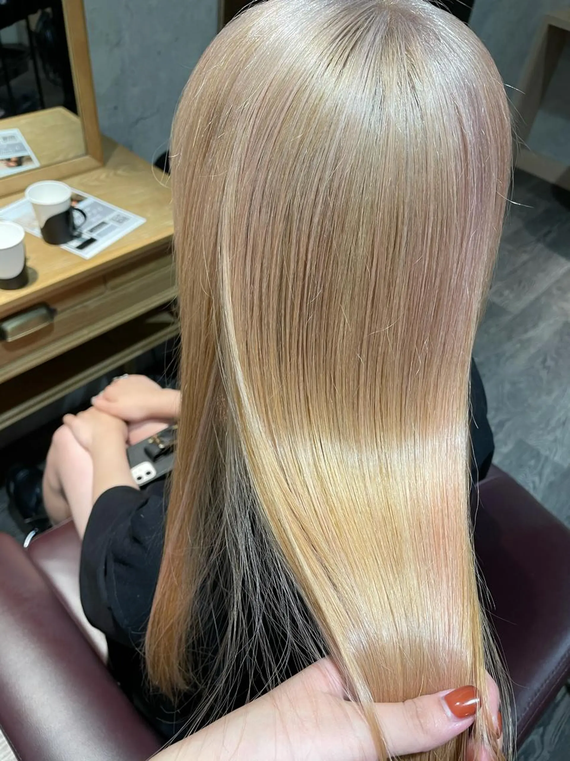 ロング ヘアカラー 🦄艶カラー×韓国 NANA💎🐬のヘアスタイル