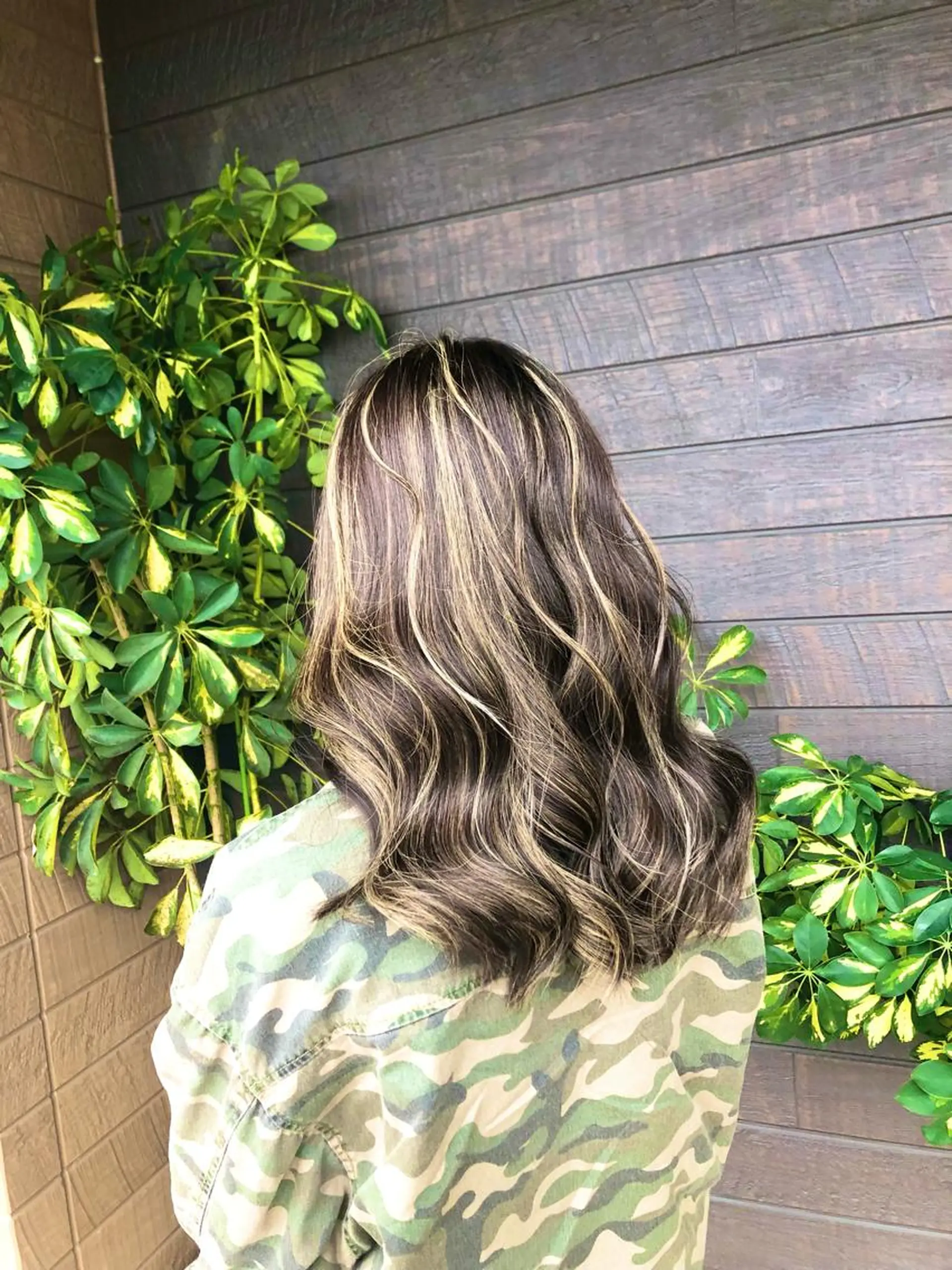 ミディアム 太白区/白髪ぼかし ハイライト/千葉達人のヘアスタイル