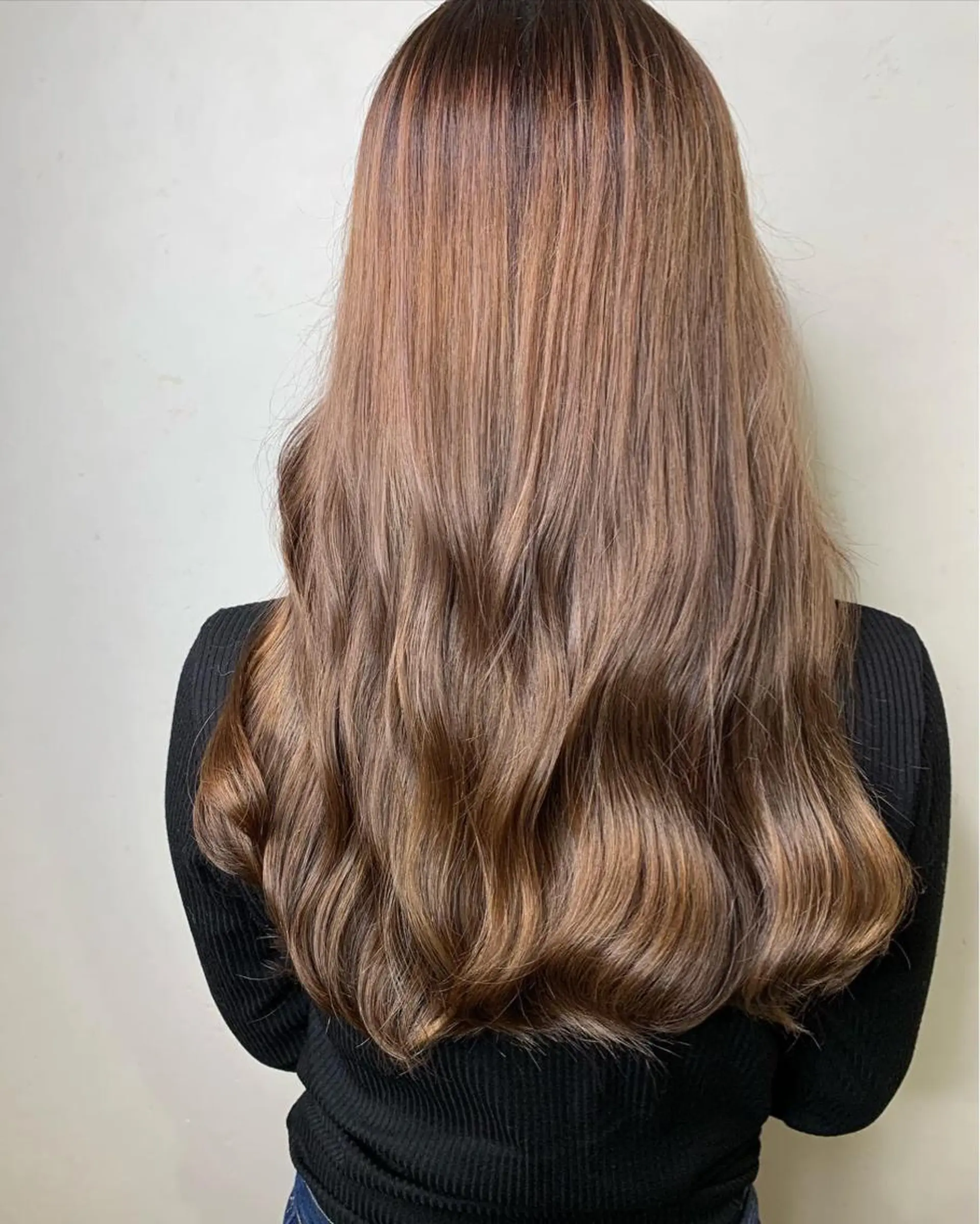 ロング カラー アッシュ 黒髪 ブリーチ ブルーカラー ブルーブラック オリーブカラー 特化　　kaiのヘアスタイル