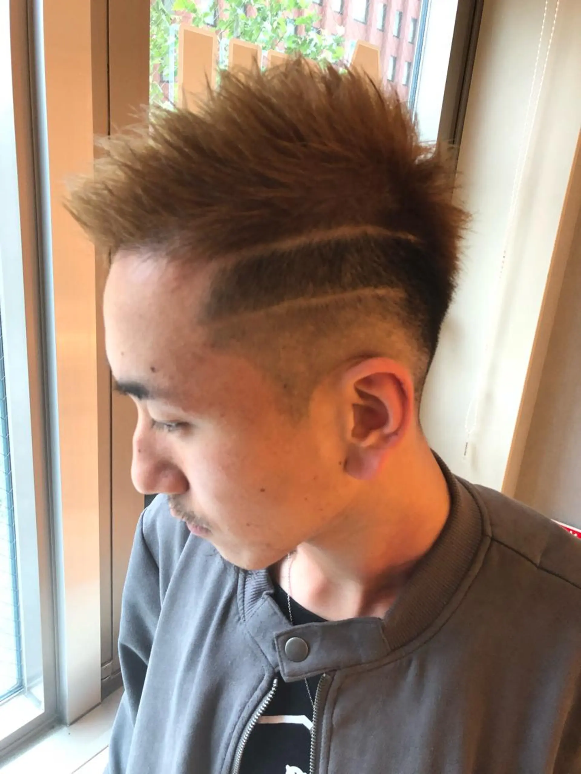 メンズ メンズブリーチ 佐藤 真也のヘアスタイル