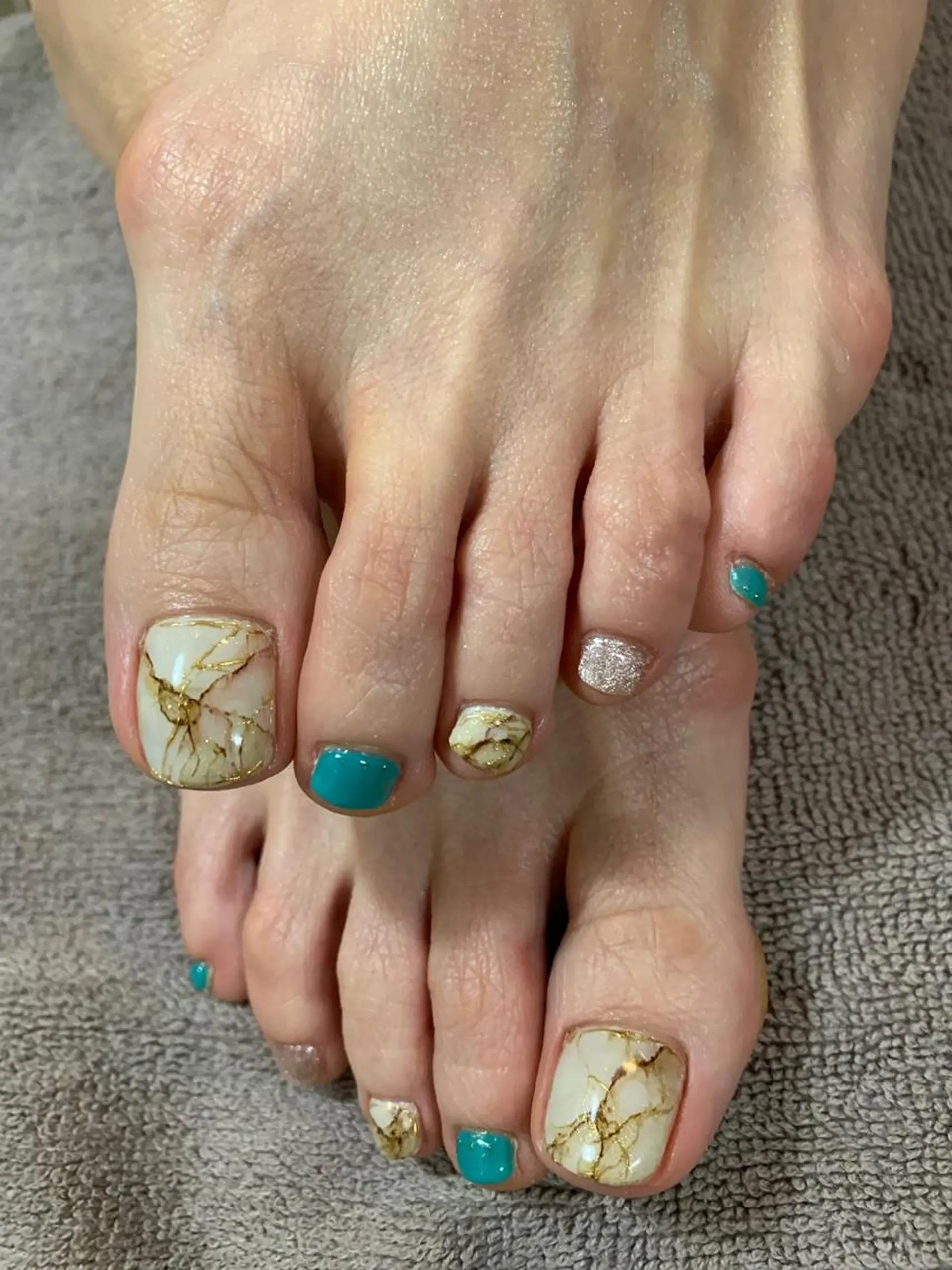 ネイル アートネイル フットネイル 大理石ネイル(マーブル) ニュアンスネイル フットネイル 木村 千晴のネイルデザイン