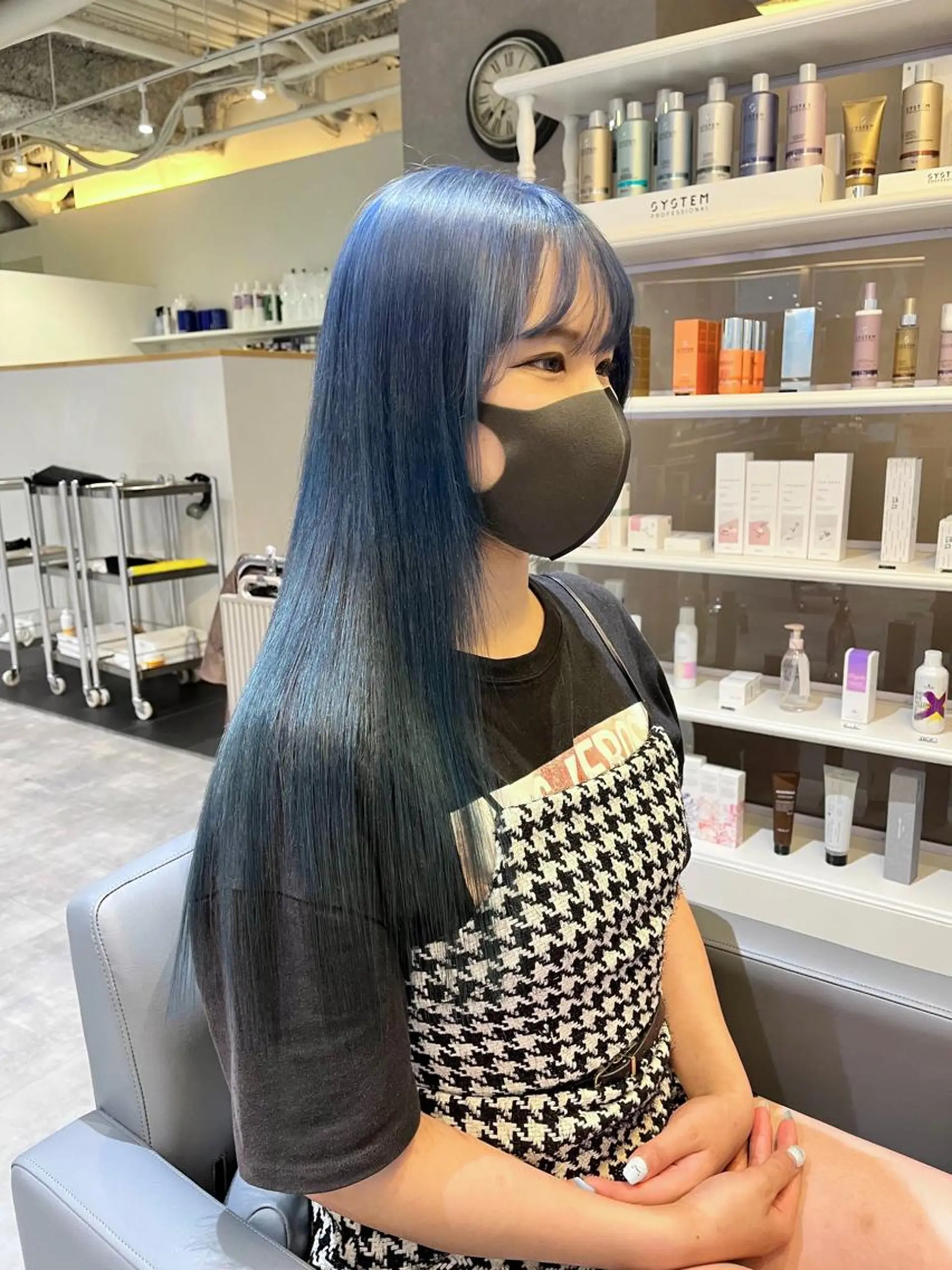 ロング カラー ブリーチ ブルーカラー ブルーグレー ケアブリーチ 透明感カラー ショート/パーマ/ カラー/FUKOのヘアスタイル