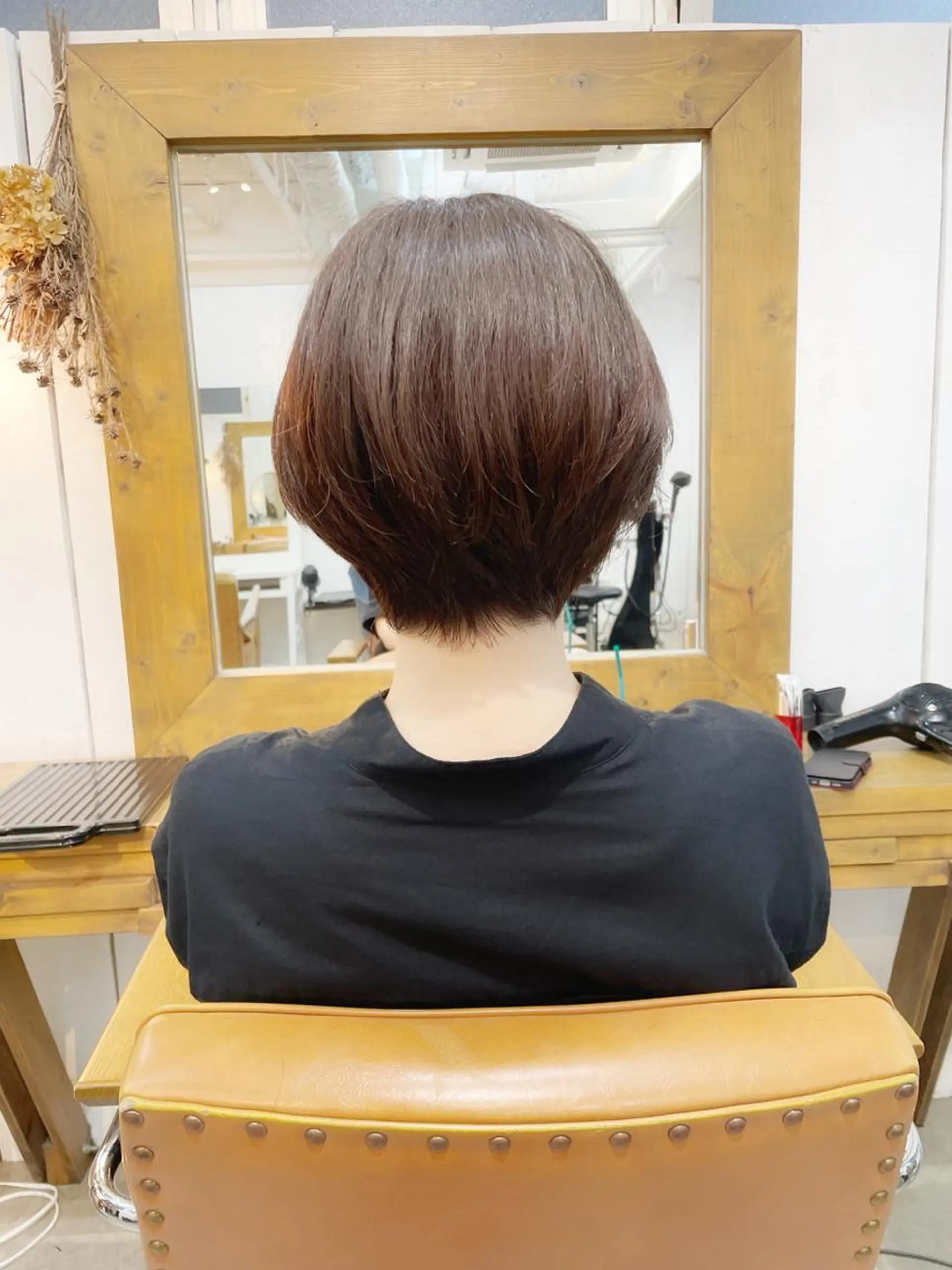 ショート カラー ショートレイヤー 丸みショート グラデーションカラー くびれヘア くせ毛 👑銀座ショート/ 絶壁補正/金子涼👑のヘアスタイル