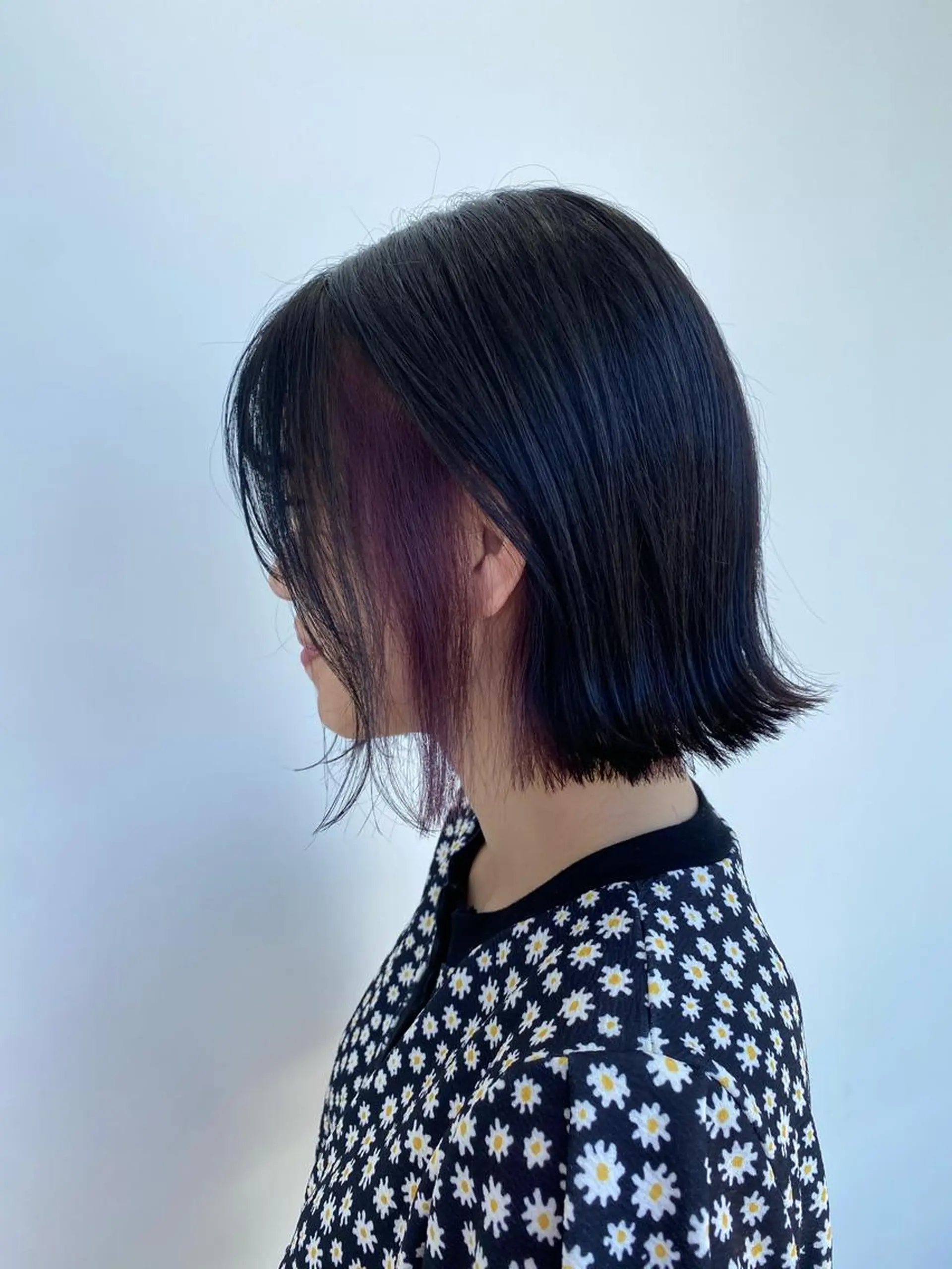 ショート パープルカラー 丸山 純奈のヘアスタイル