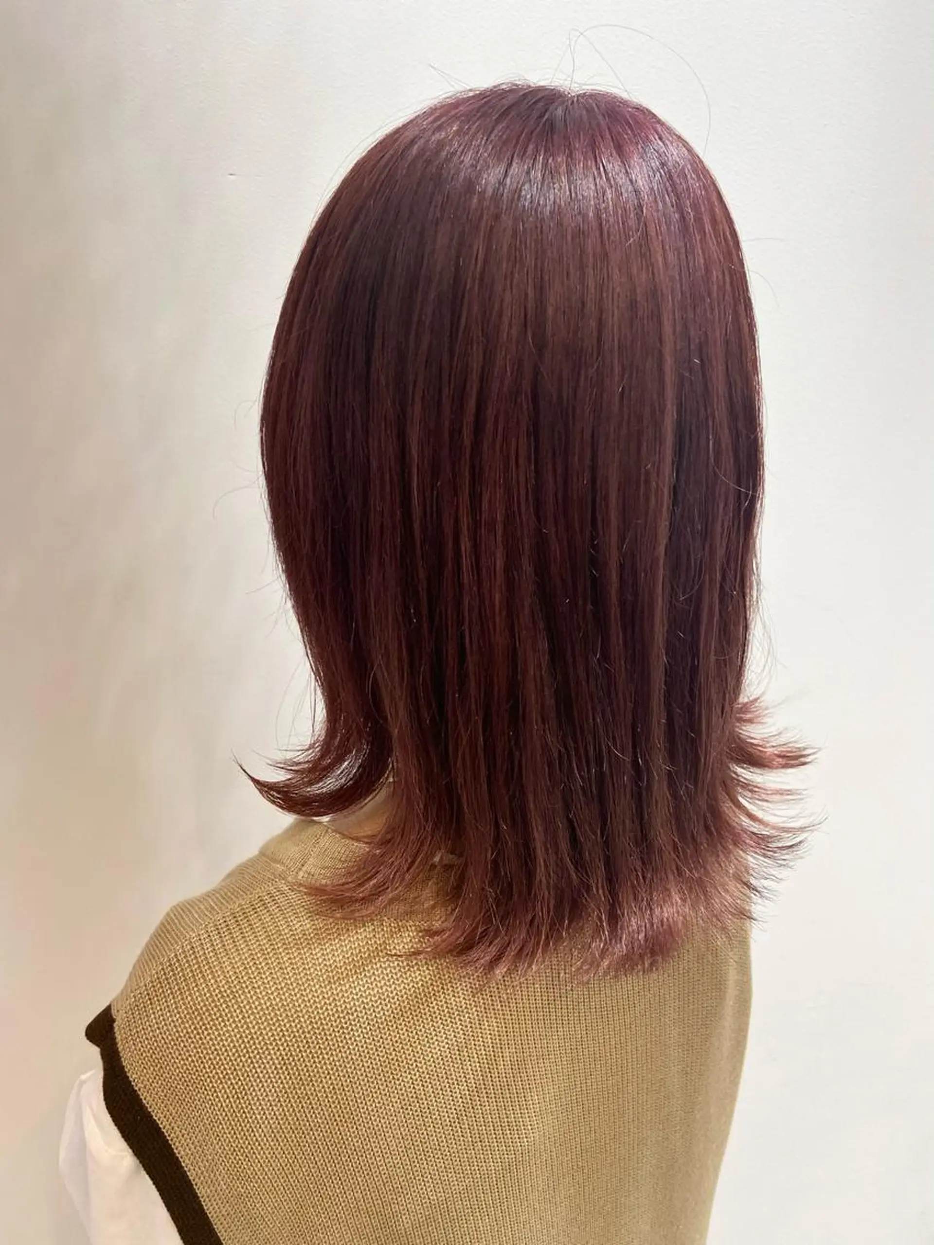 ミディアム カラー ヘアカラー トリートメント 🐺ウルフ/レイヤー 似合わせ‎🤍沙羅のヘアスタイル