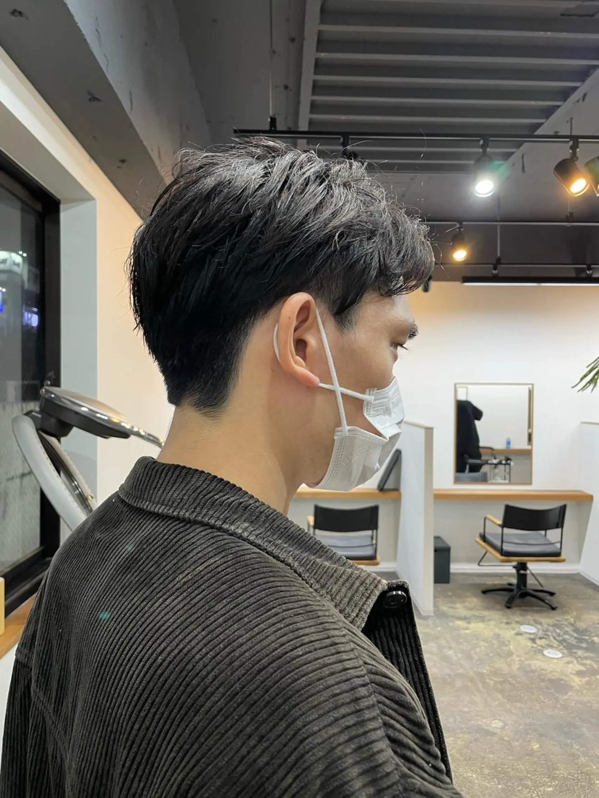 メンズ ミルクティー× グレージュMOMOのヘアスタイル