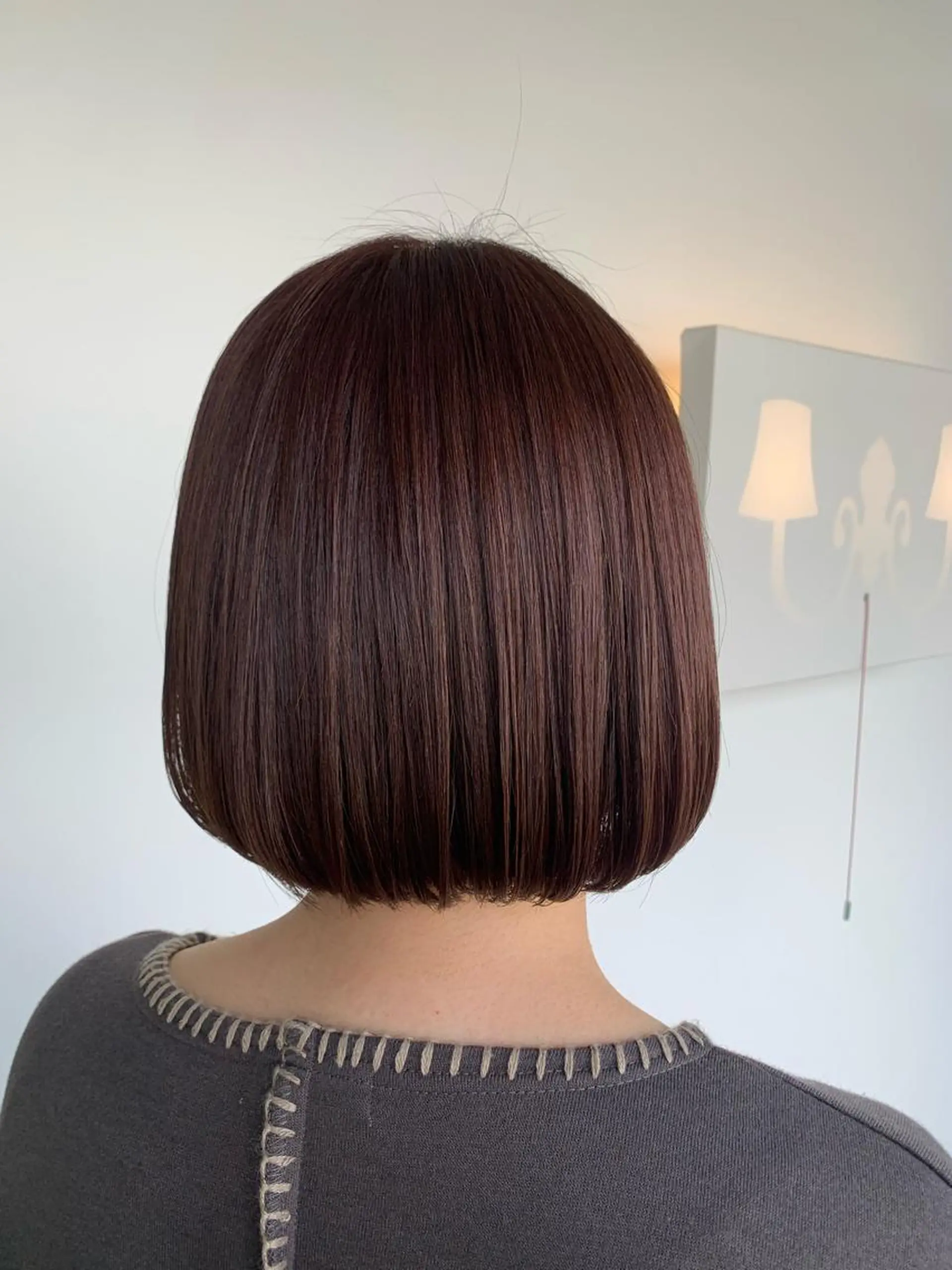 ミディアム バイオレットブラウン おせ ちさとのヘアスタイル