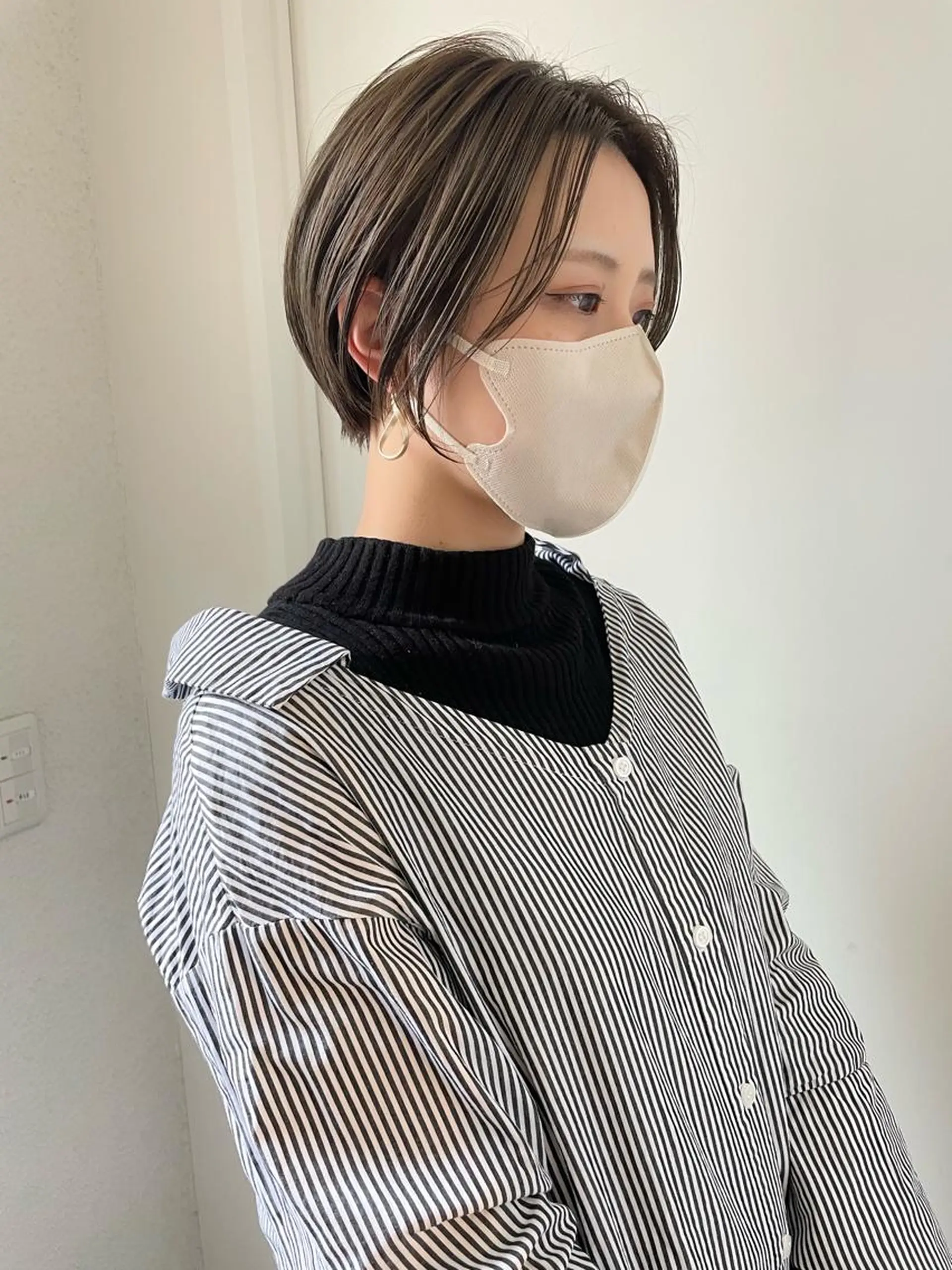 ショート カラー ショートボブ ショートレイヤー アッシュ ダブルカラー ハイトーンカラー 江上拓郎/ショート /酸性ストレートのヘアスタイル