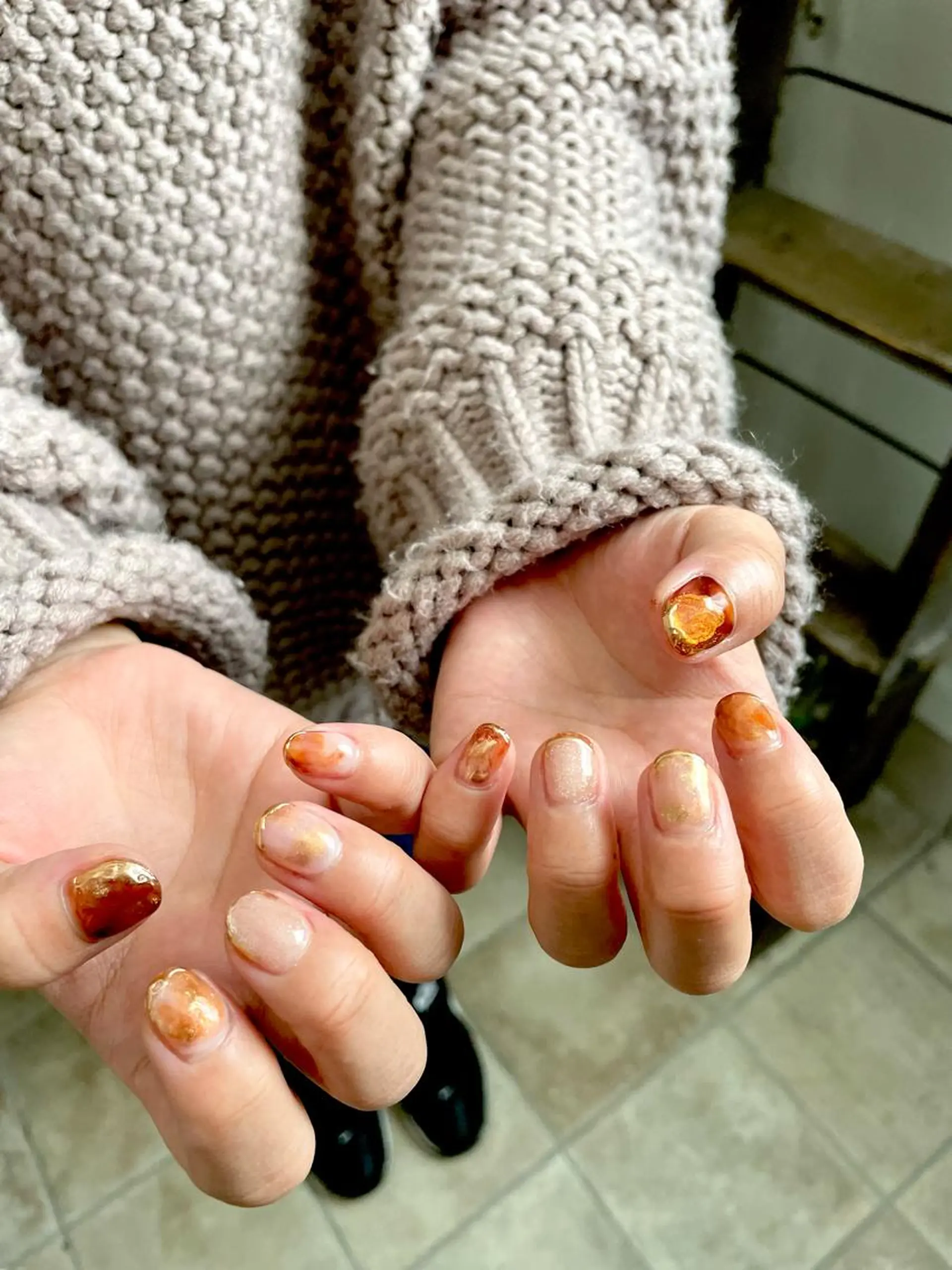 ネイル フットネイル ジェルネイル ゴールド 韓国ネイル マグネットネイル 甲府市徳行 🧸prunelleのネイルデザイン