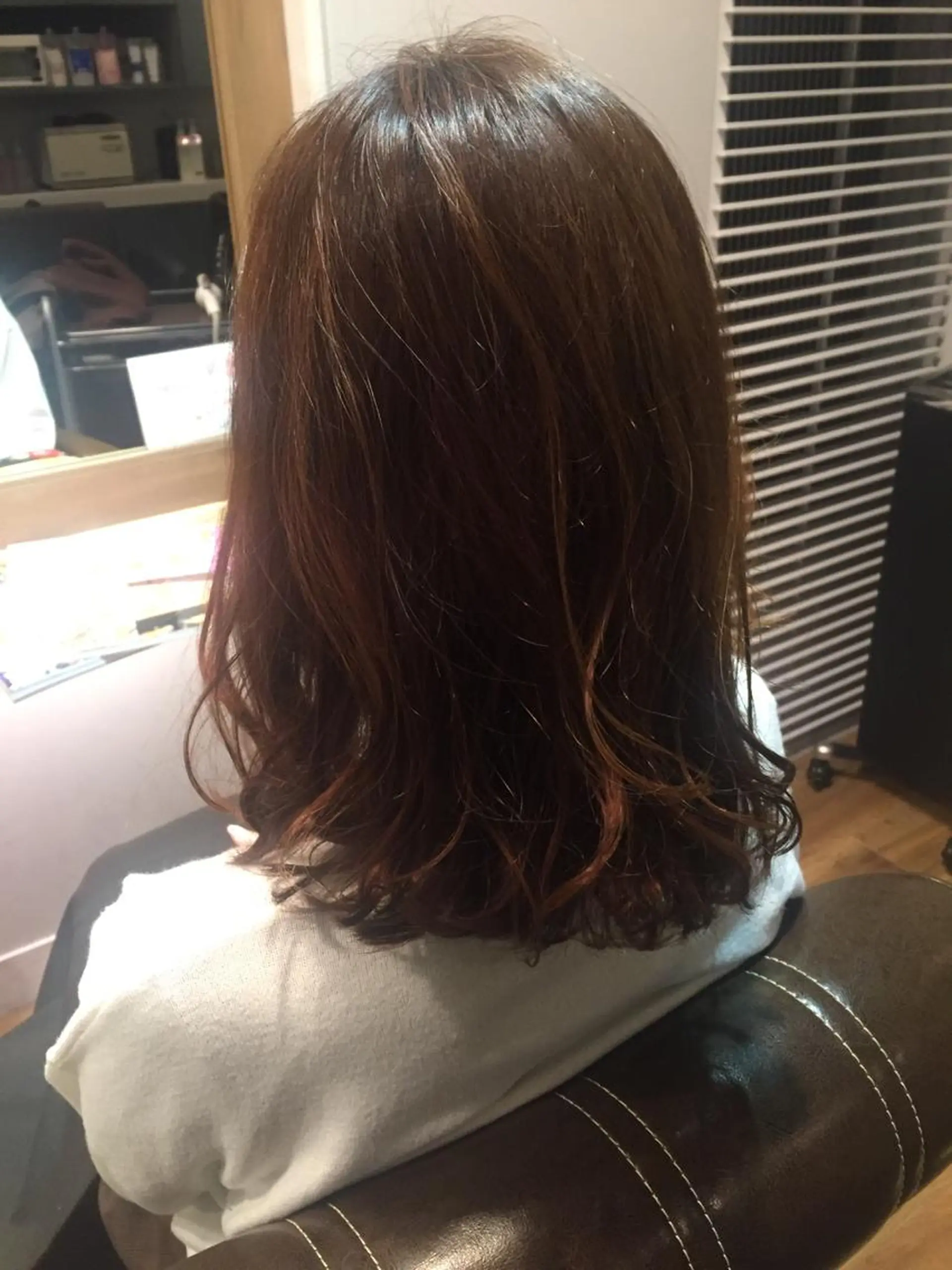 ミディアム カラー トリートメント ツキダテ ユイのヘアスタイル