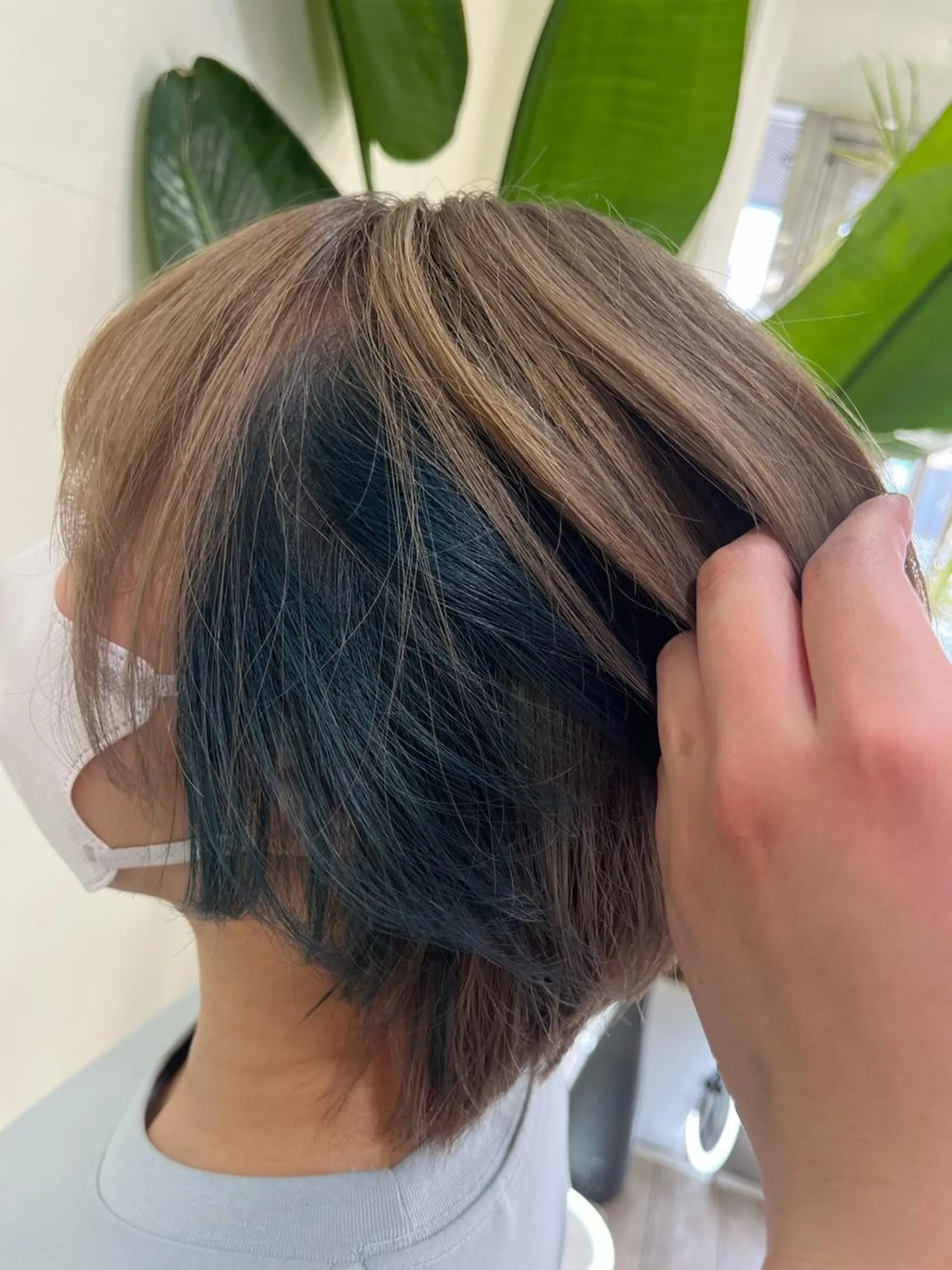 カラー バレイヤージュ ブリーチ ケアブリーチ ダブルカラー イヤリングカラー 戸川 紗良のヘアスタイル