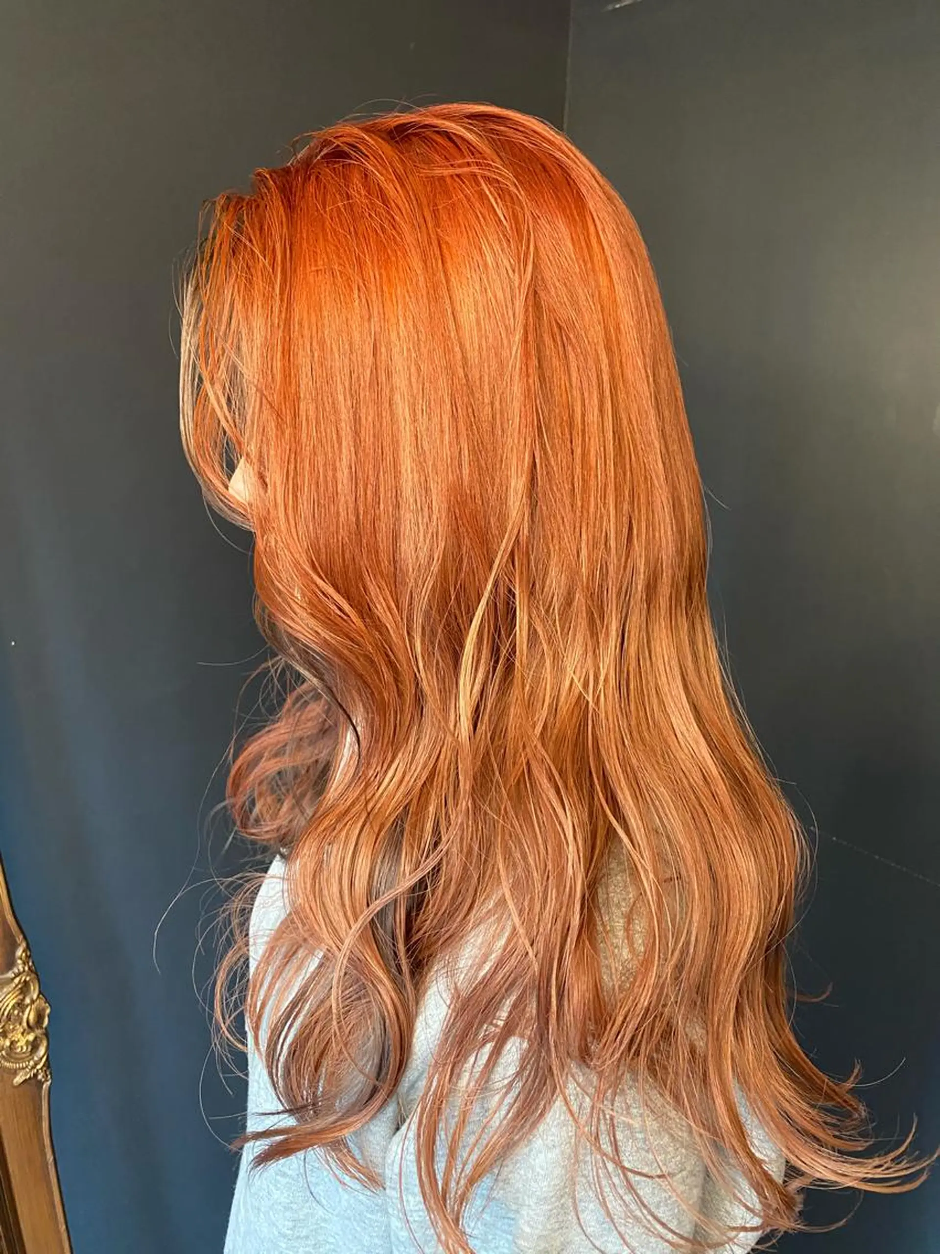 ミディアム カラー アッシュ アッシュブラウン ブラウンカラー 小顔カット 👑似合わせレイヤー が好評👑佐久田のヘアスタイル