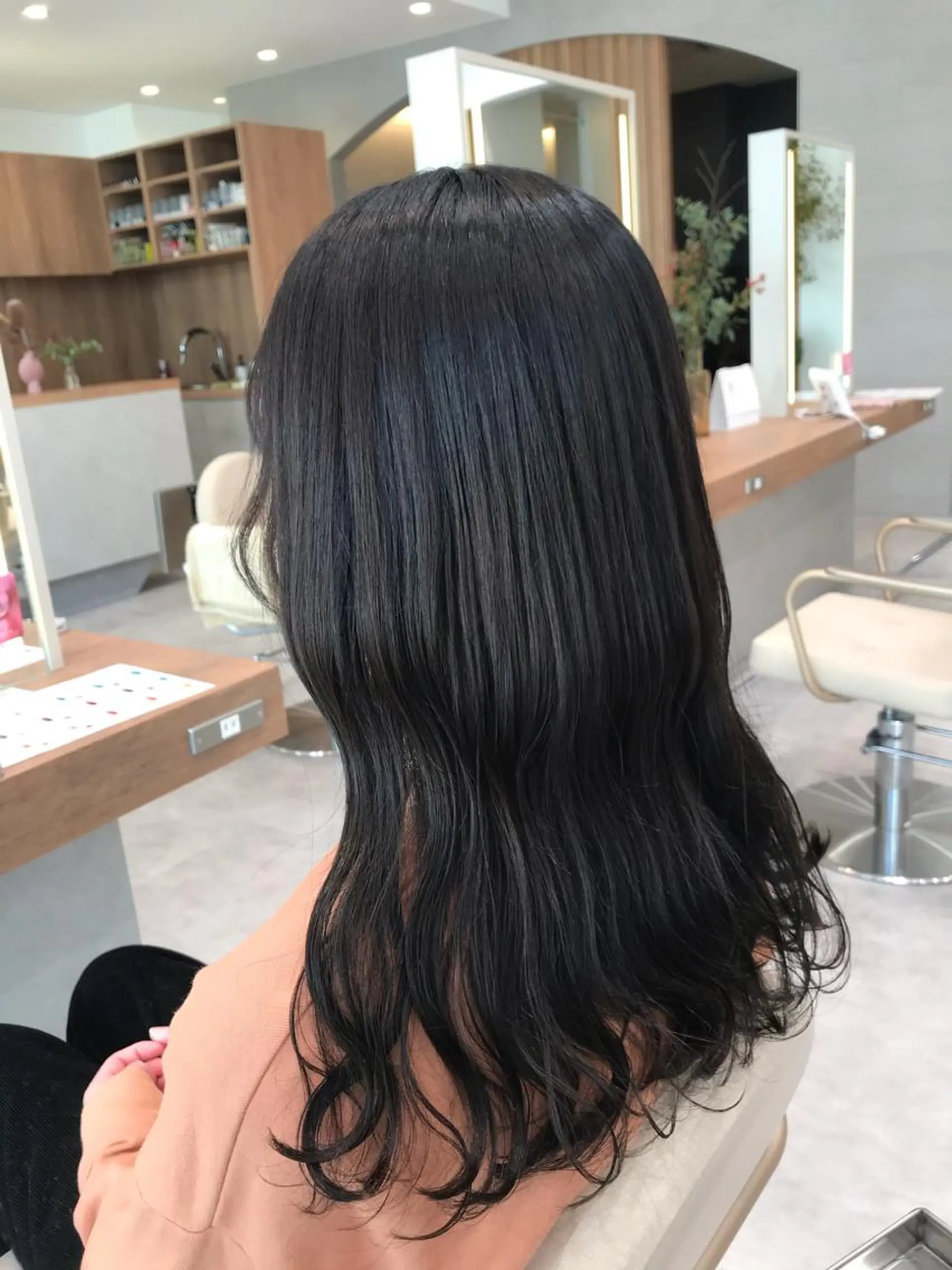 セミロング カラー 木野田 萌のヘアスタイル