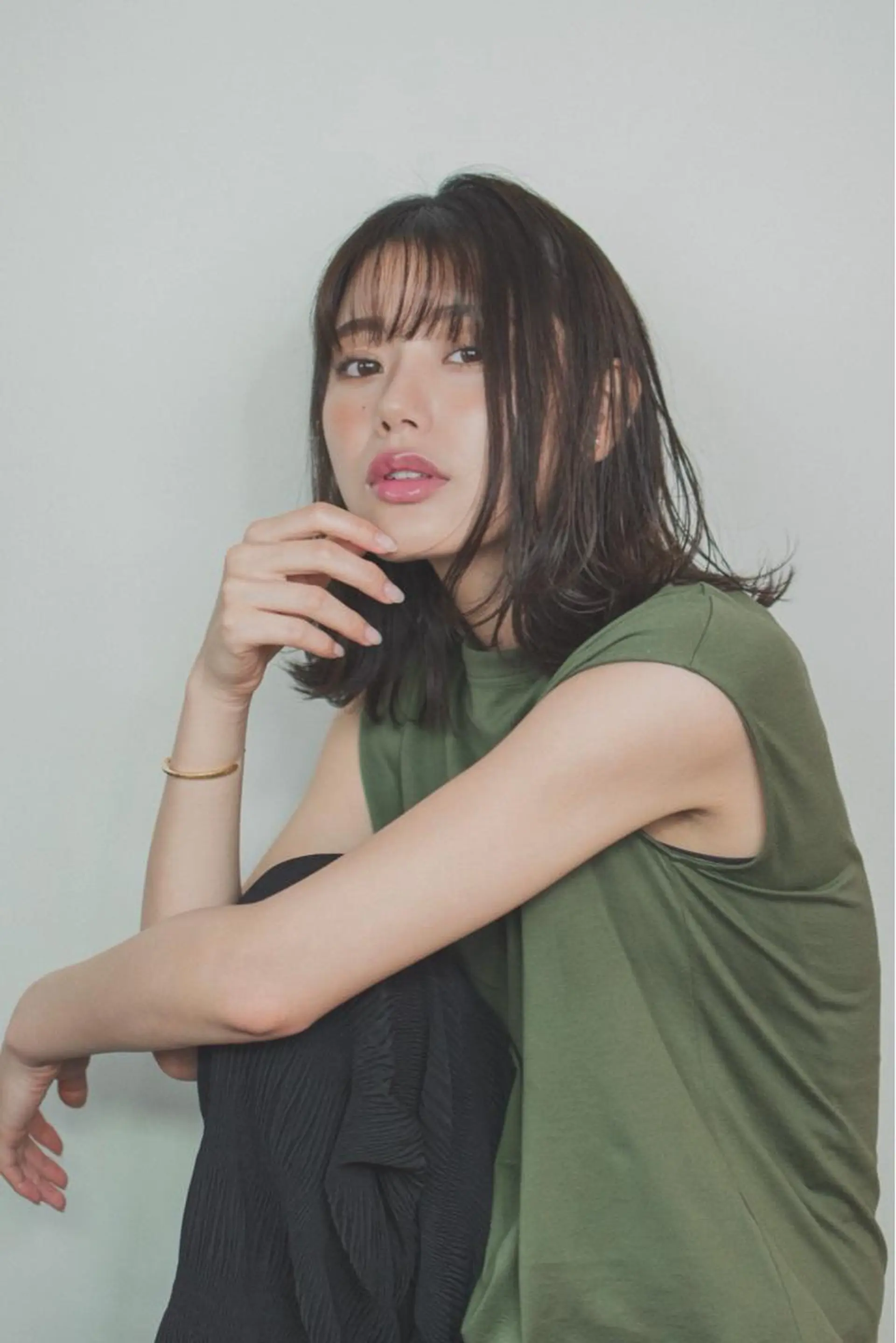 ミディアム カラー Le'a銀座所属・前髪/顔周り /レイヤー/秋山 元のヘアスタイル