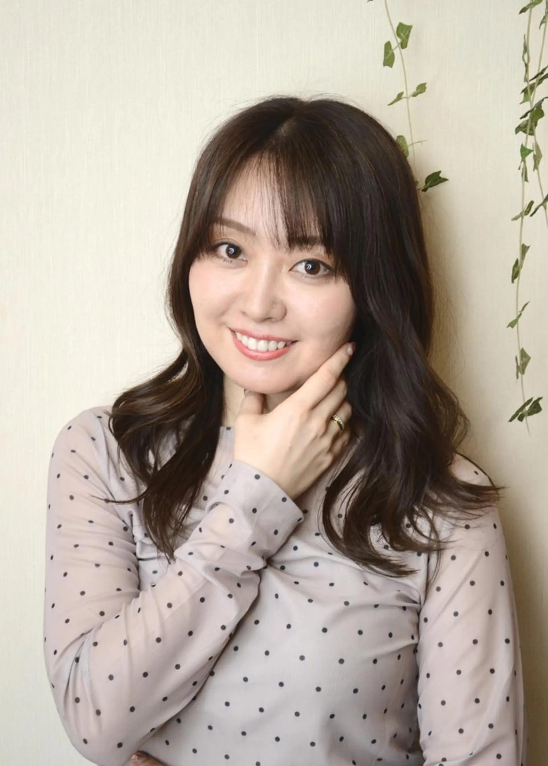 セミロング アッシュ 韓国風ヘア レイヤーカット ローレイヤー 撮影モデル 澤崎 希望のヘアスタイル