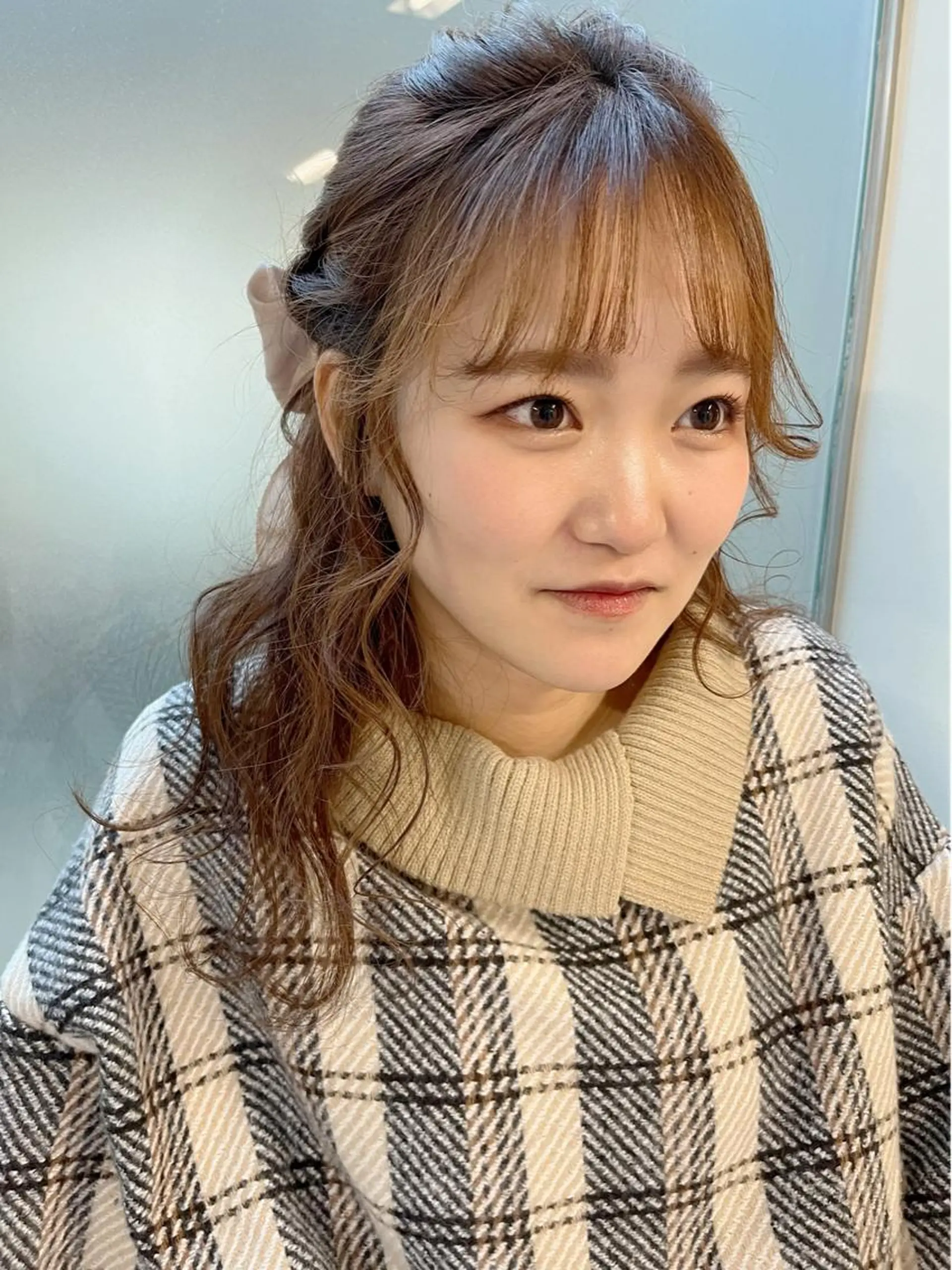 ロング ヘアアレンジ ハーフアップ 顔周りカット 前髪/顔周り/透明感 艶カラーとどさんのヘアスタイル