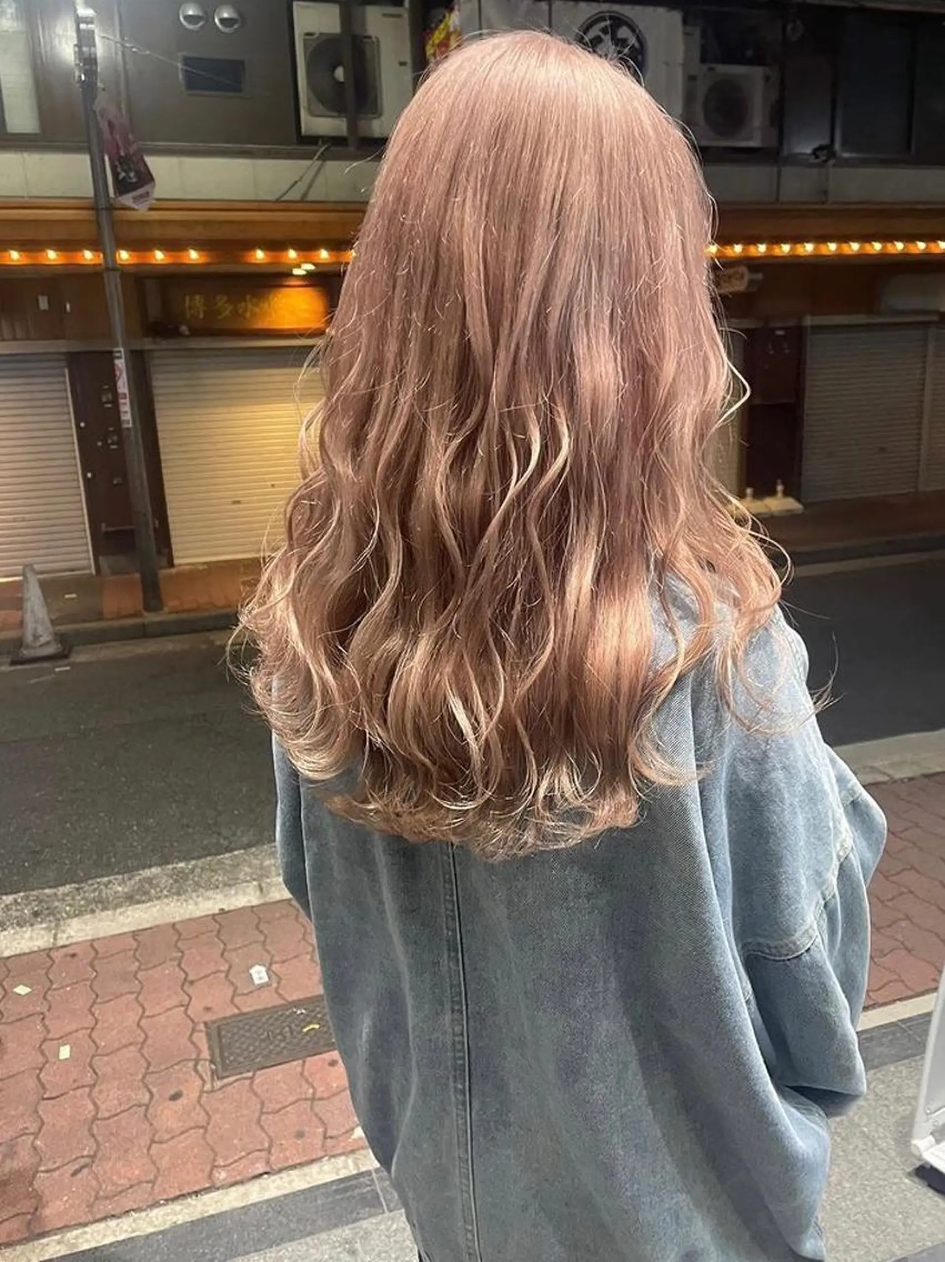 カラー white.梅田 デザインカラー🦄のヘアスタイル