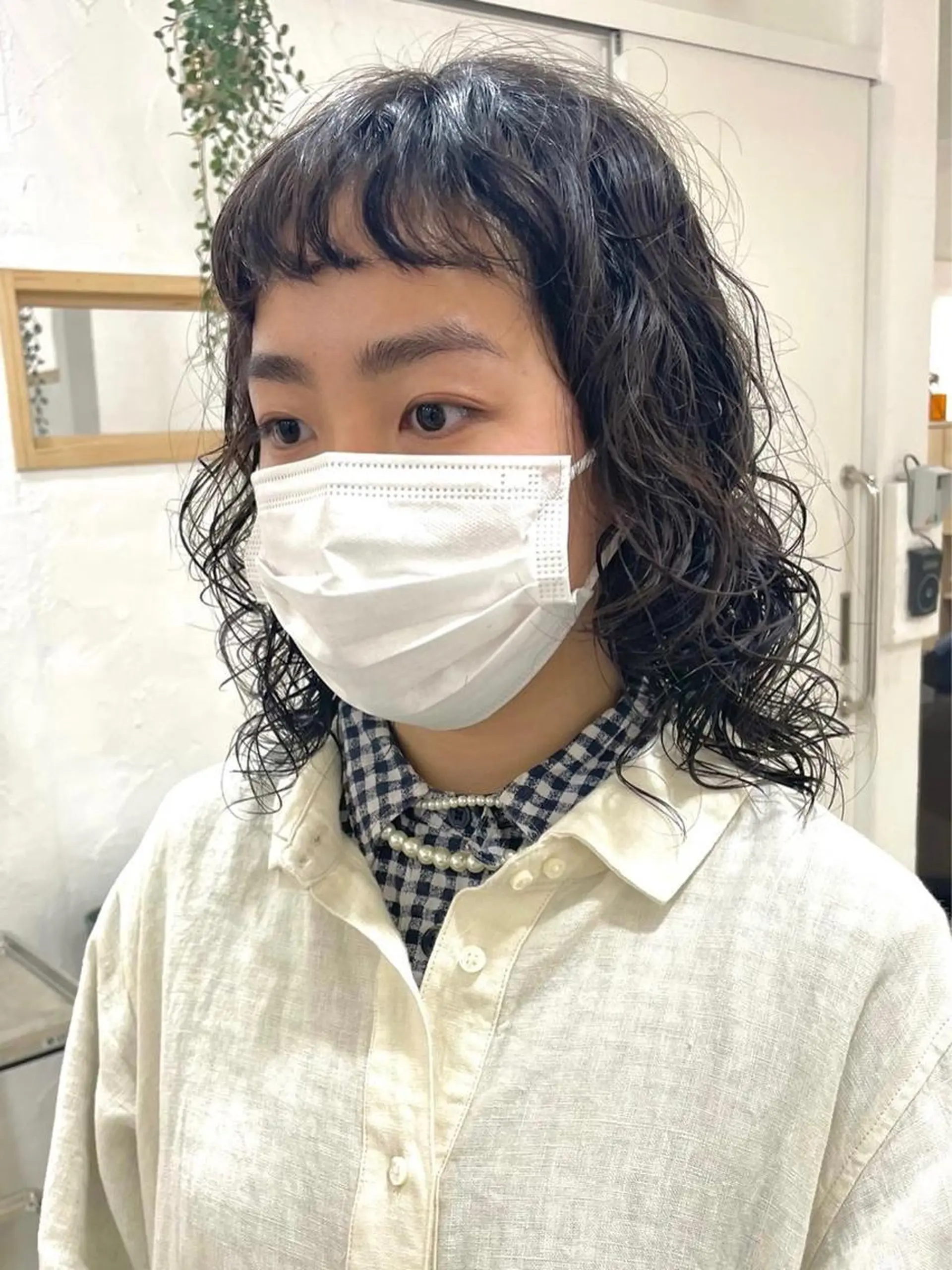 ミディアム パーマ 切りっぱなしボブ ミディアムパーマ ボブ ハイライト ウルフカット 銀座No.1髪質改善 縮毛矯正/本木のヘアスタイル