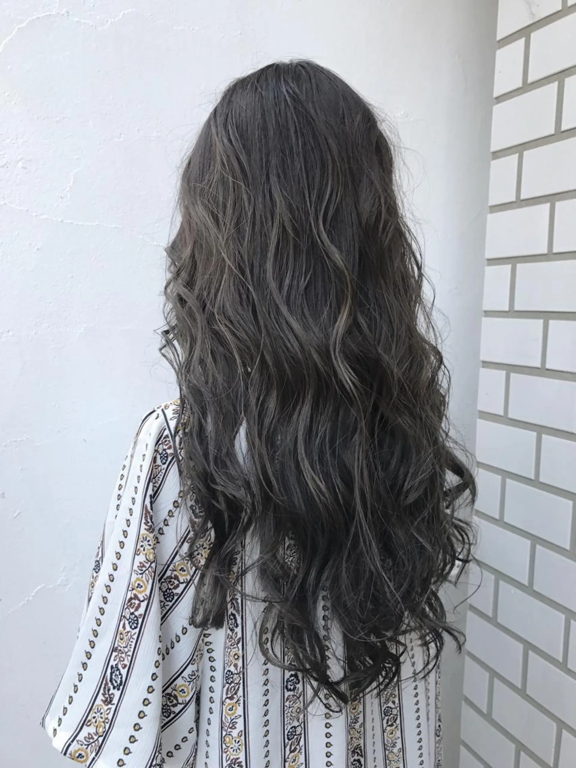 ロング カラー グレージュ メンズカット特化柏駅 徒歩3分LOUのヘアスタイル