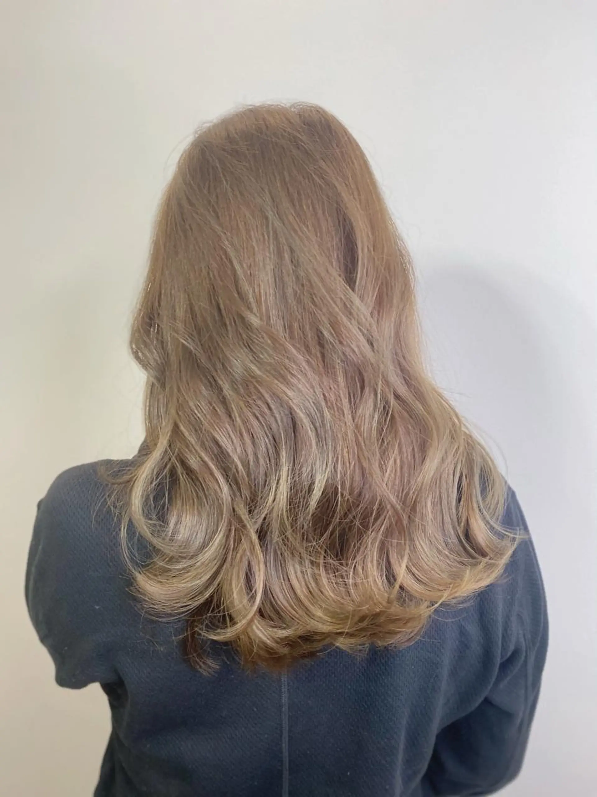 ロング カラー ヘアアレンジ ブリーチ Luzir⭐︎ GEN⭐︎のヘアスタイル
