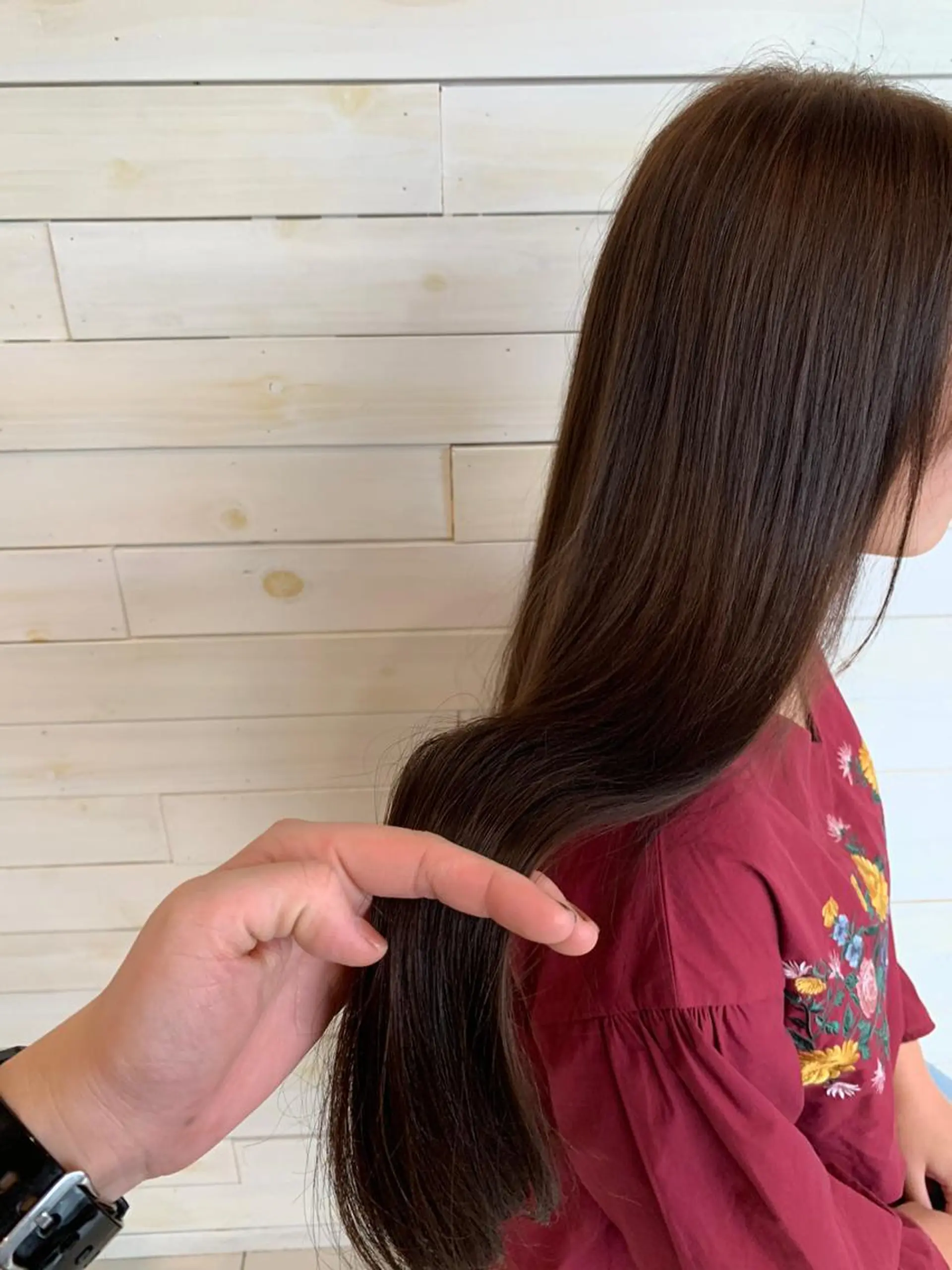 ロング カラー らいむ/レイヤー/ /イヤリングカラーのヘアスタイル