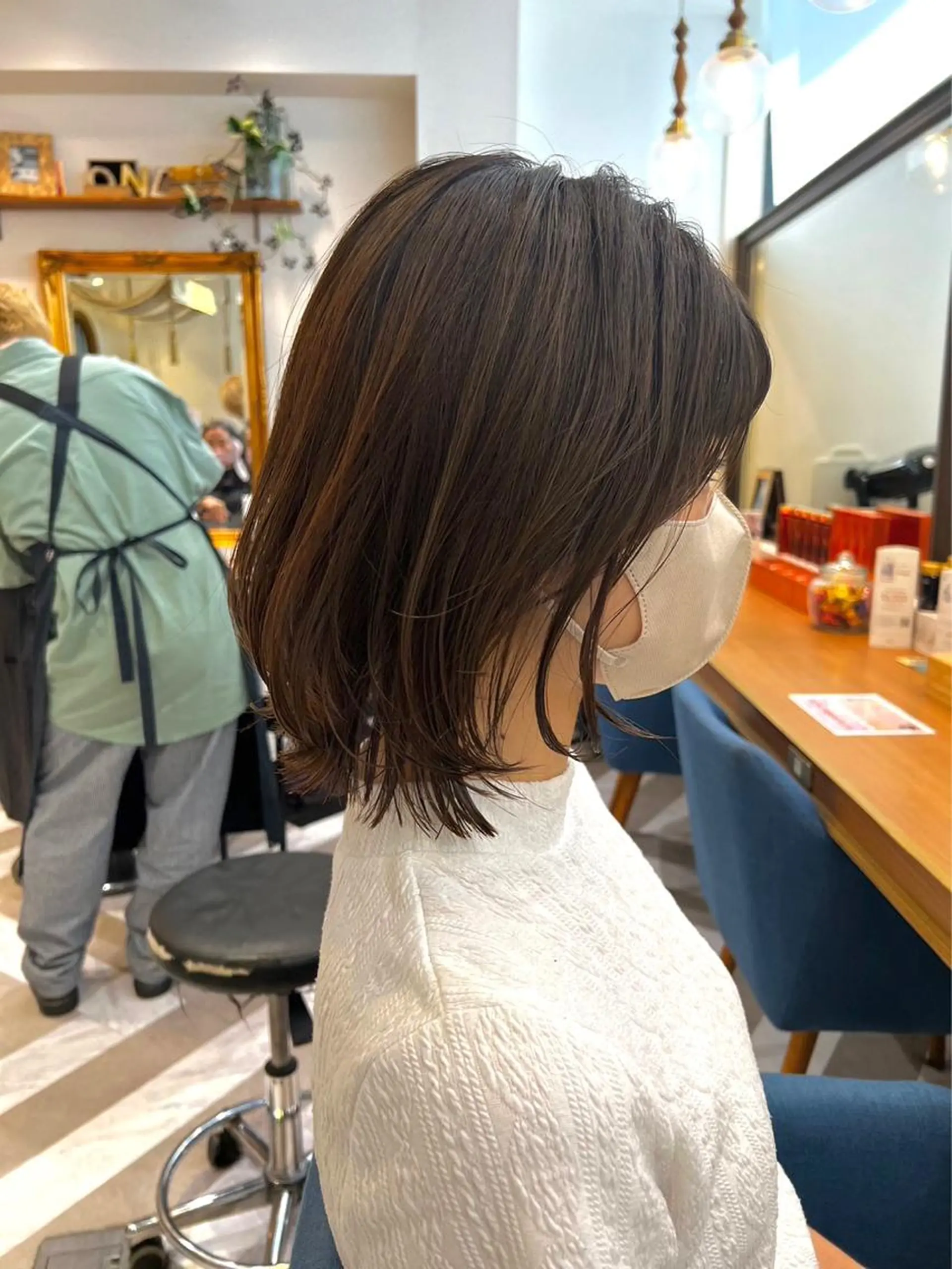 ミディアム カラー カット ヘアカラー トリートメント レイヤーカット /透明感カラー西田のヘアスタイル