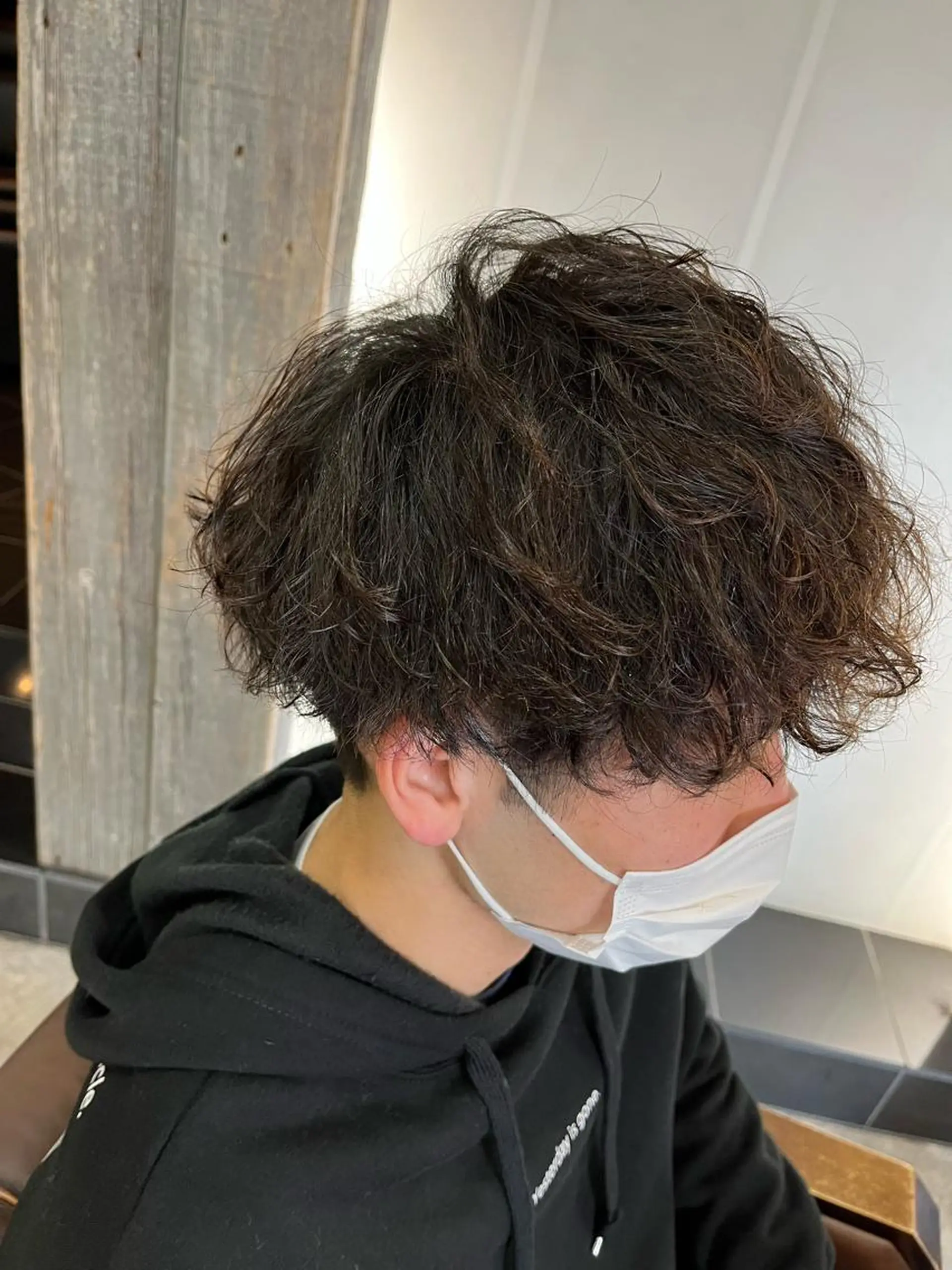 ショート パーマ メンズ メンズパーマ ツイストスパイラルパーマ スパイラルパーマ カット パーマ 🟢NEGi🟣 🫧髪質改善のヘアスタイル