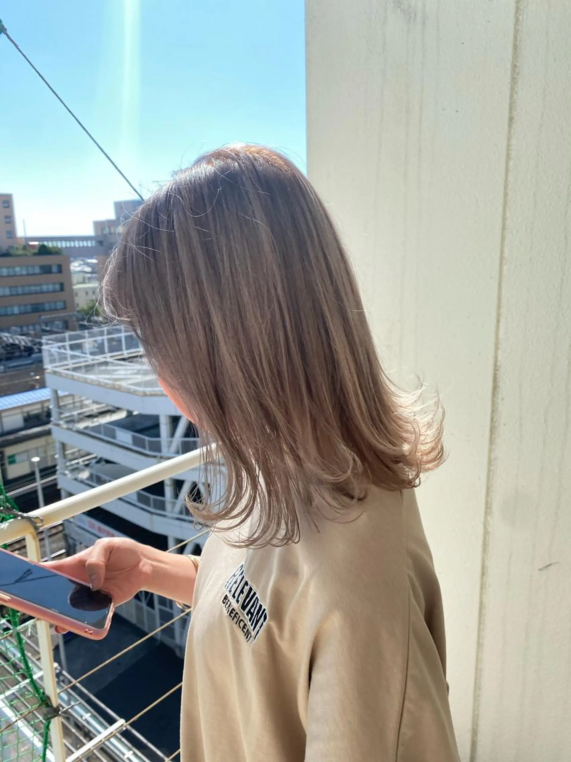 セミロング カラー ハイトーン/ウルフ /レイヤー/坂野幸伸のヘアスタイル