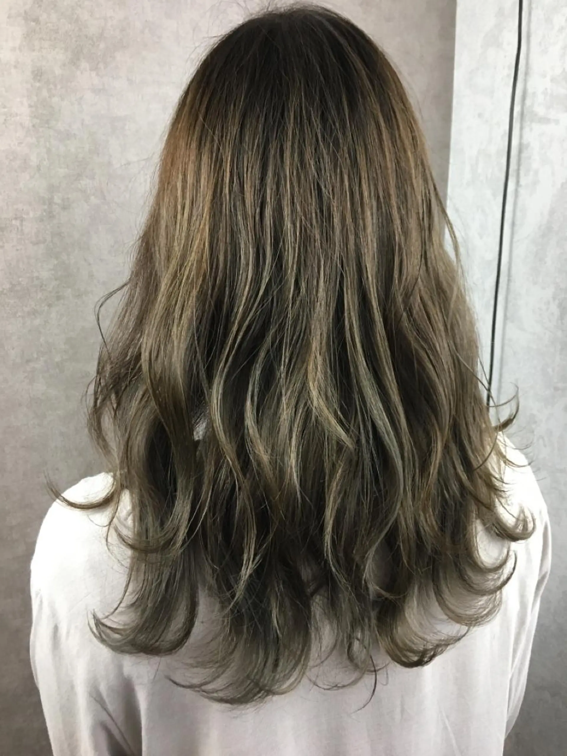 セミロング カラー ツイストスパイラル パーマ✂︎ KYOUのヘアスタイル