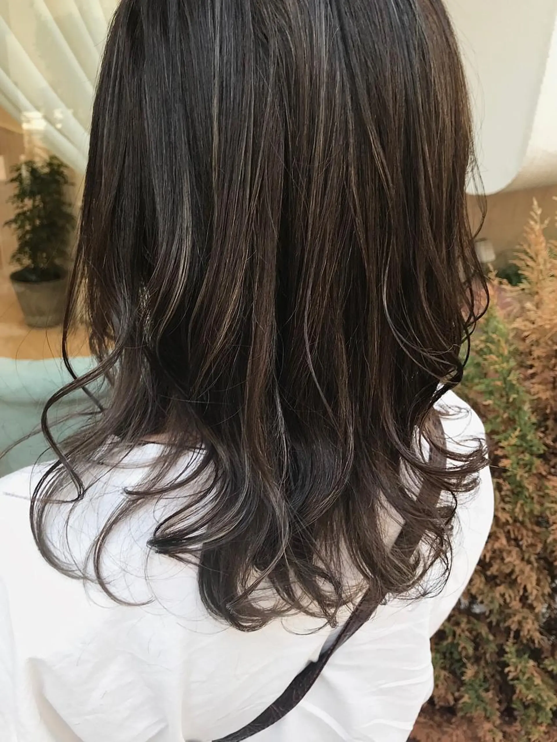 セミロング カラー にしだ まりえのヘアスタイル