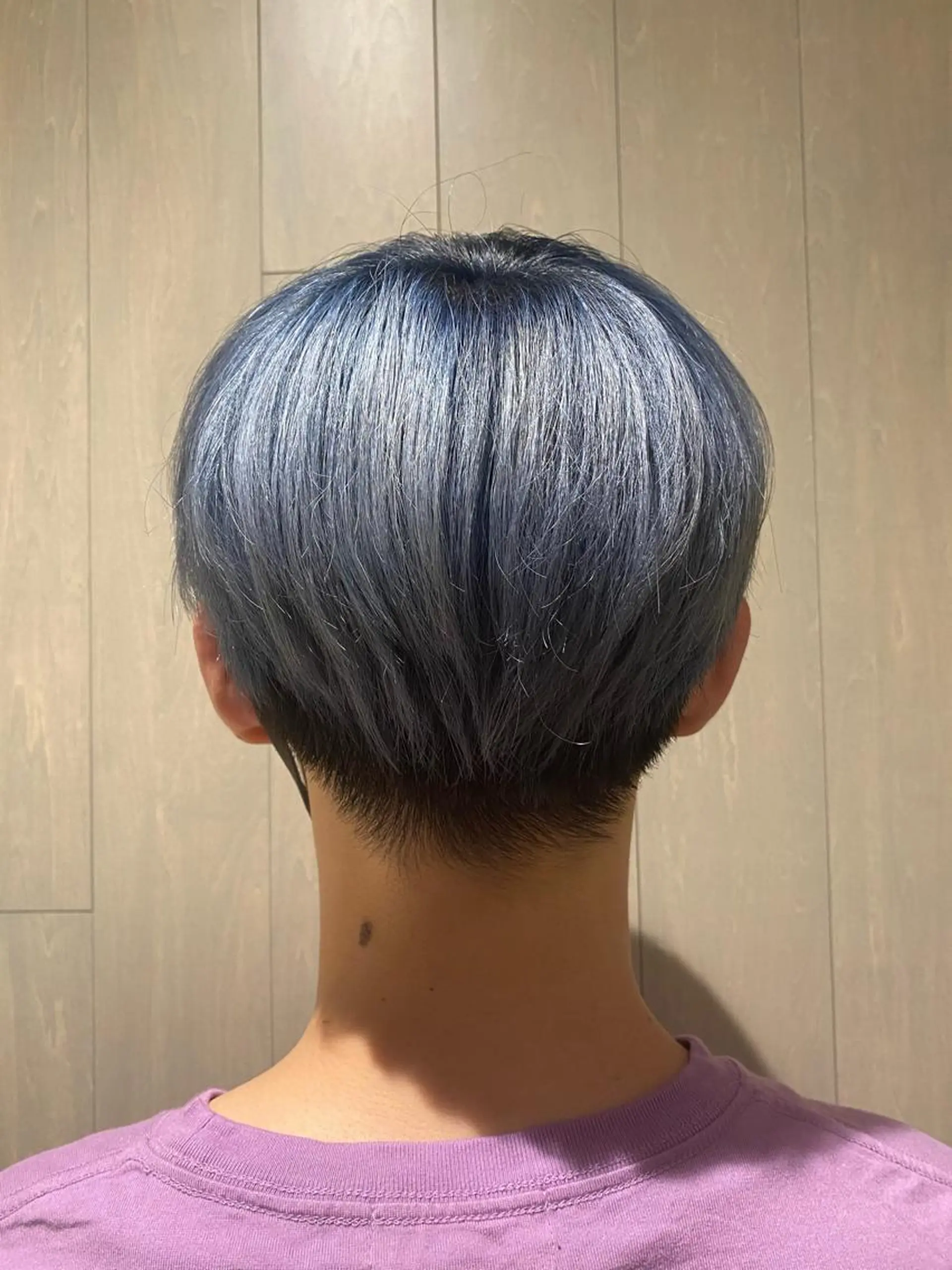 ショート カラー 糟谷 慈英のヘアスタイル