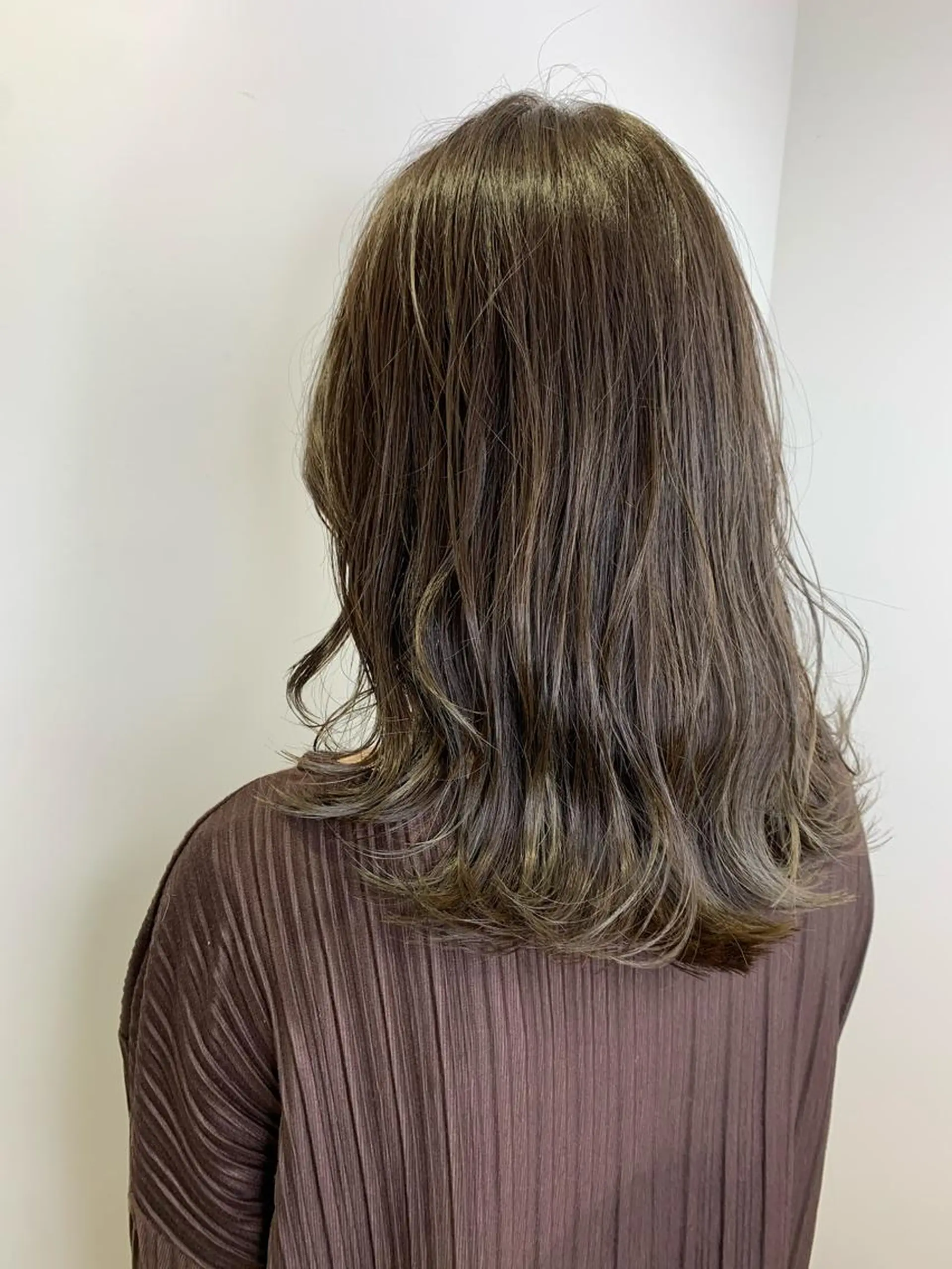 ミディアム カラー 【美髪を叶える】中谷 彰宏（アキ)のヘアスタイル