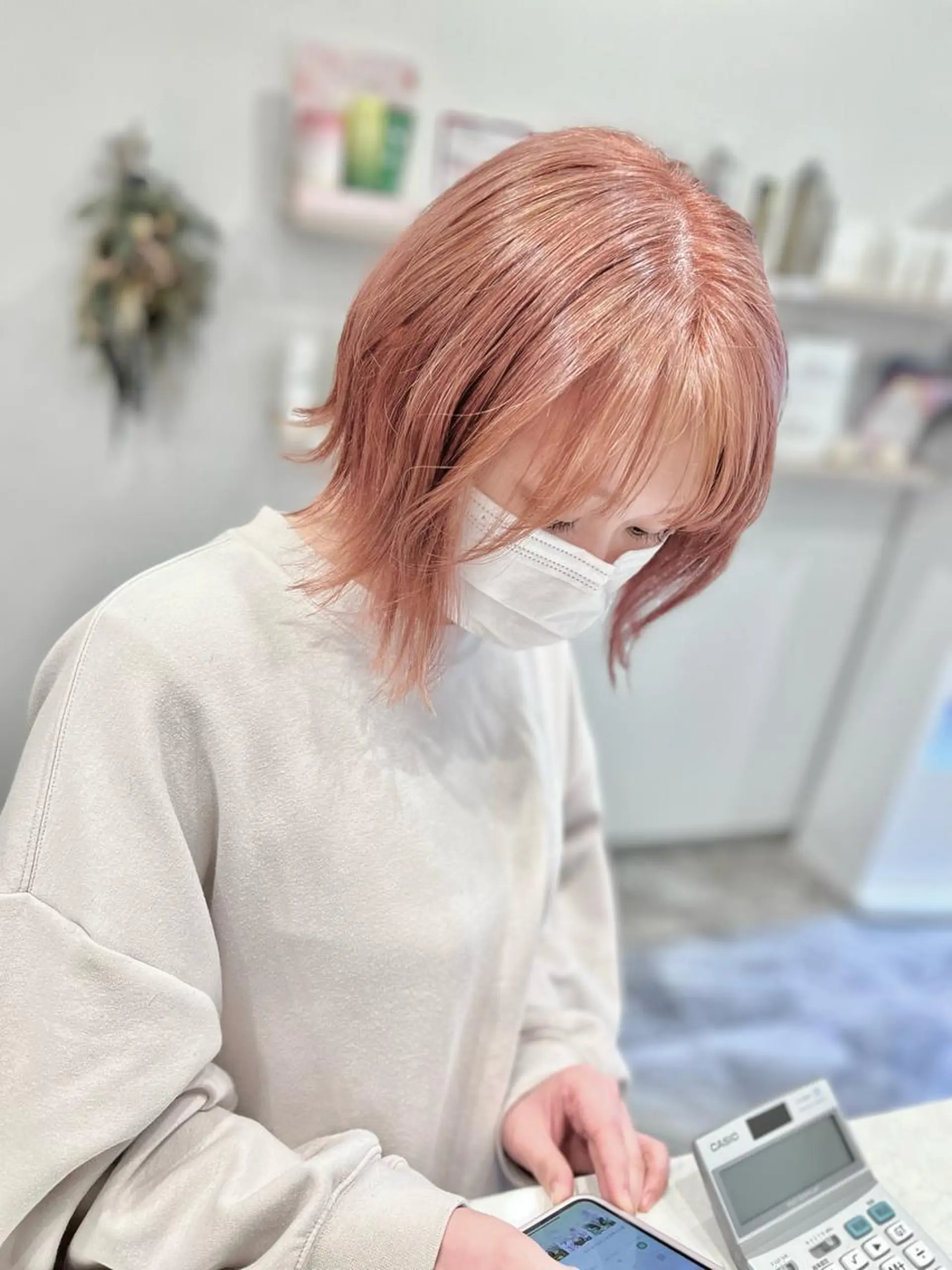 ショート 切りっぱなしボブ ボブ 外ハネヘア ヘアカラー トリートメント ブリーチ毛に縮毛矯正 ✨カラー✨山田 正幸のヘアスタイル