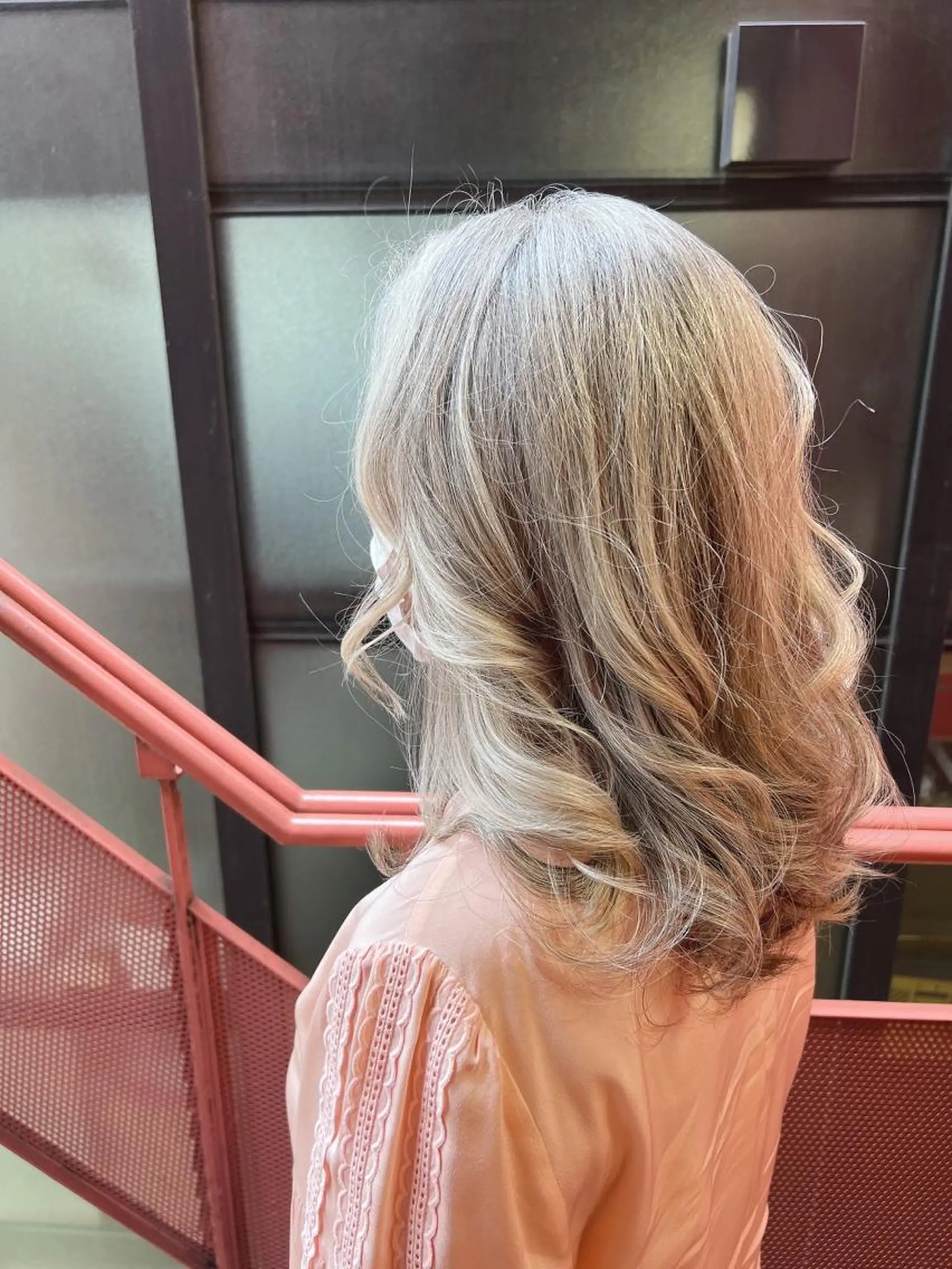 カラー 石井 潤のヘアスタイル