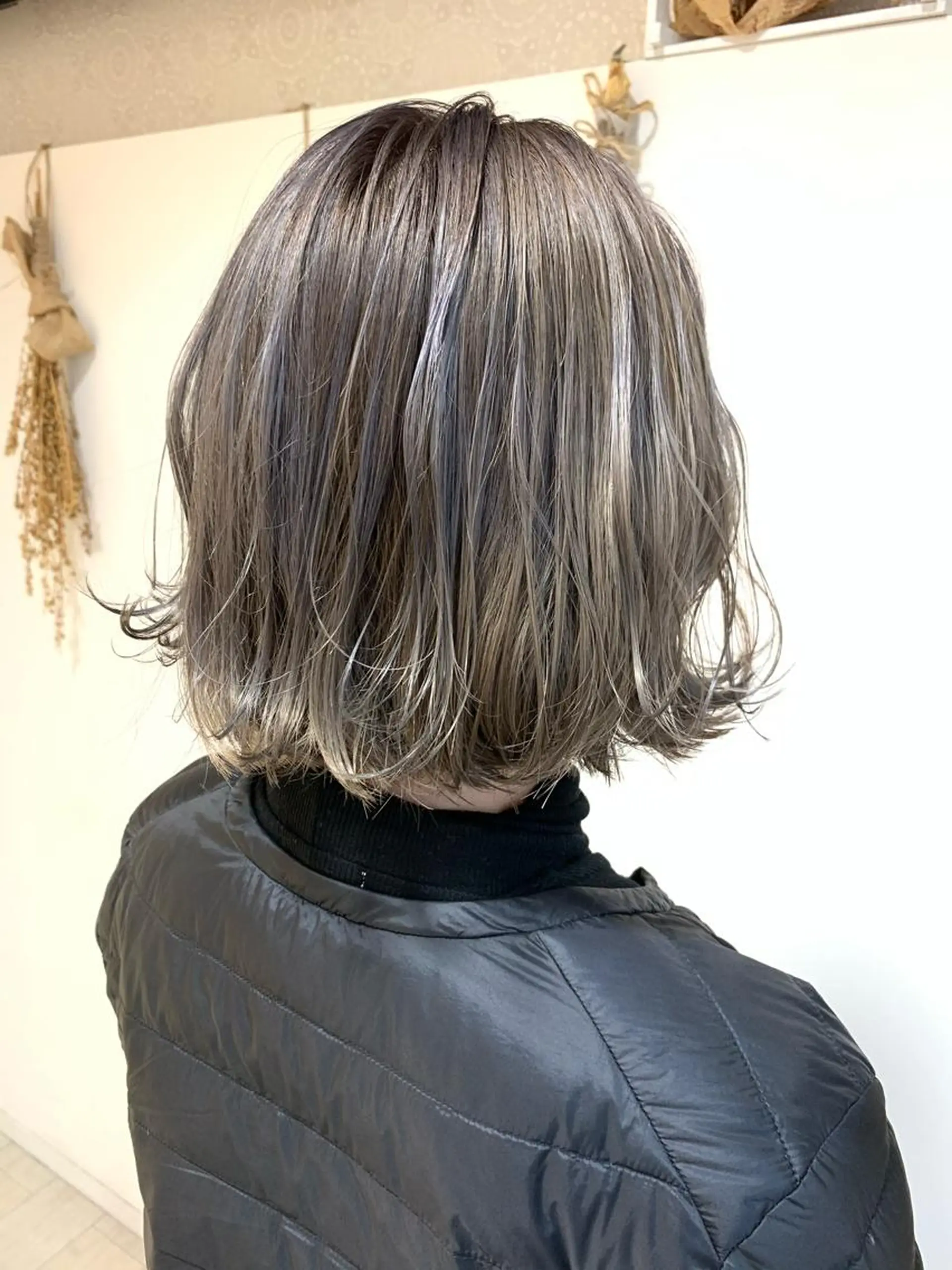 ショート カラー ヘアカラー トリートメント Miru by INCE HAIRのヘアスタイル