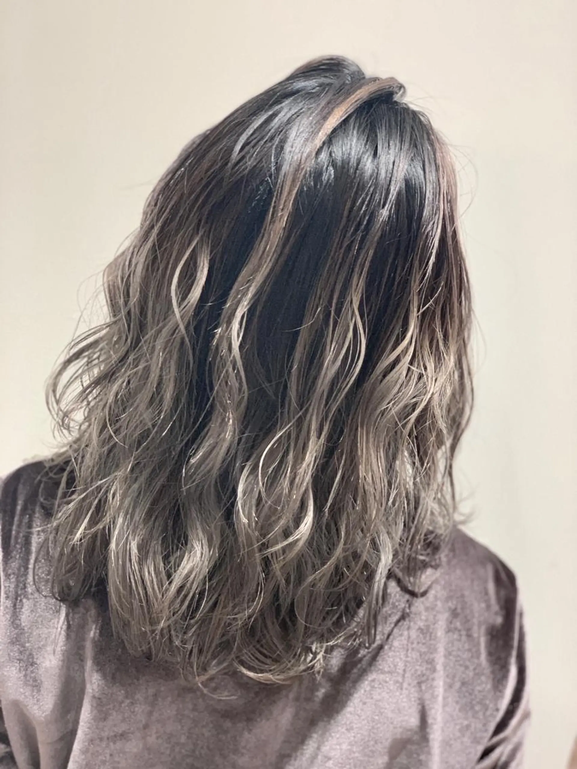 ミディアム カラー ヘアアレンジ バレイヤージュ ダブルカラー グラデーションカラー ハイライトカラー ハイトーンカラー ヘアカラー 髪質改善×ハイトーン 中田啄也のヘアスタイル