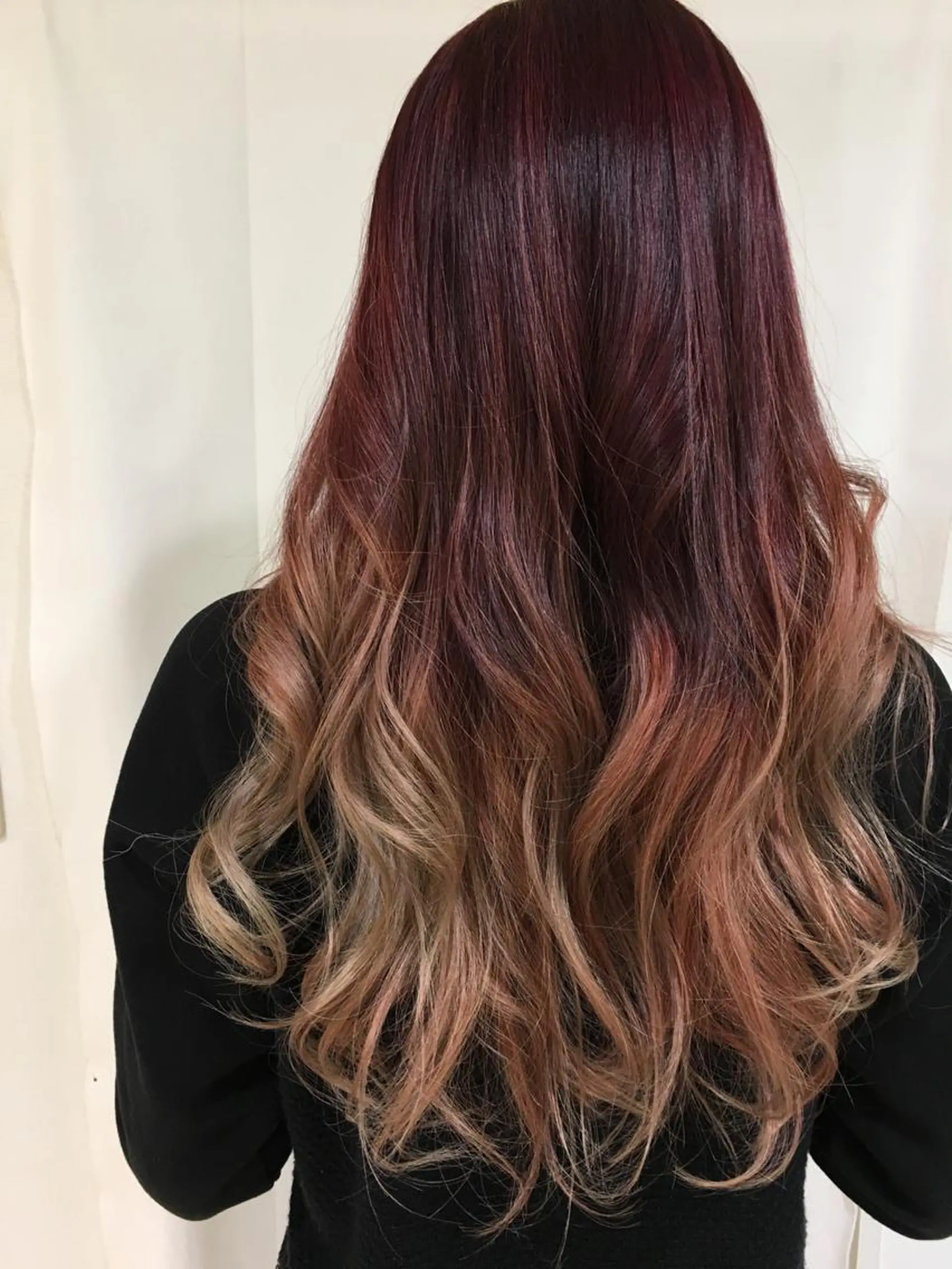 ロング カラー ヘアアレンジ グラデーションカラー レッドカラー きむえり/髪質改善 /うねり広がり改善のヘアスタイル