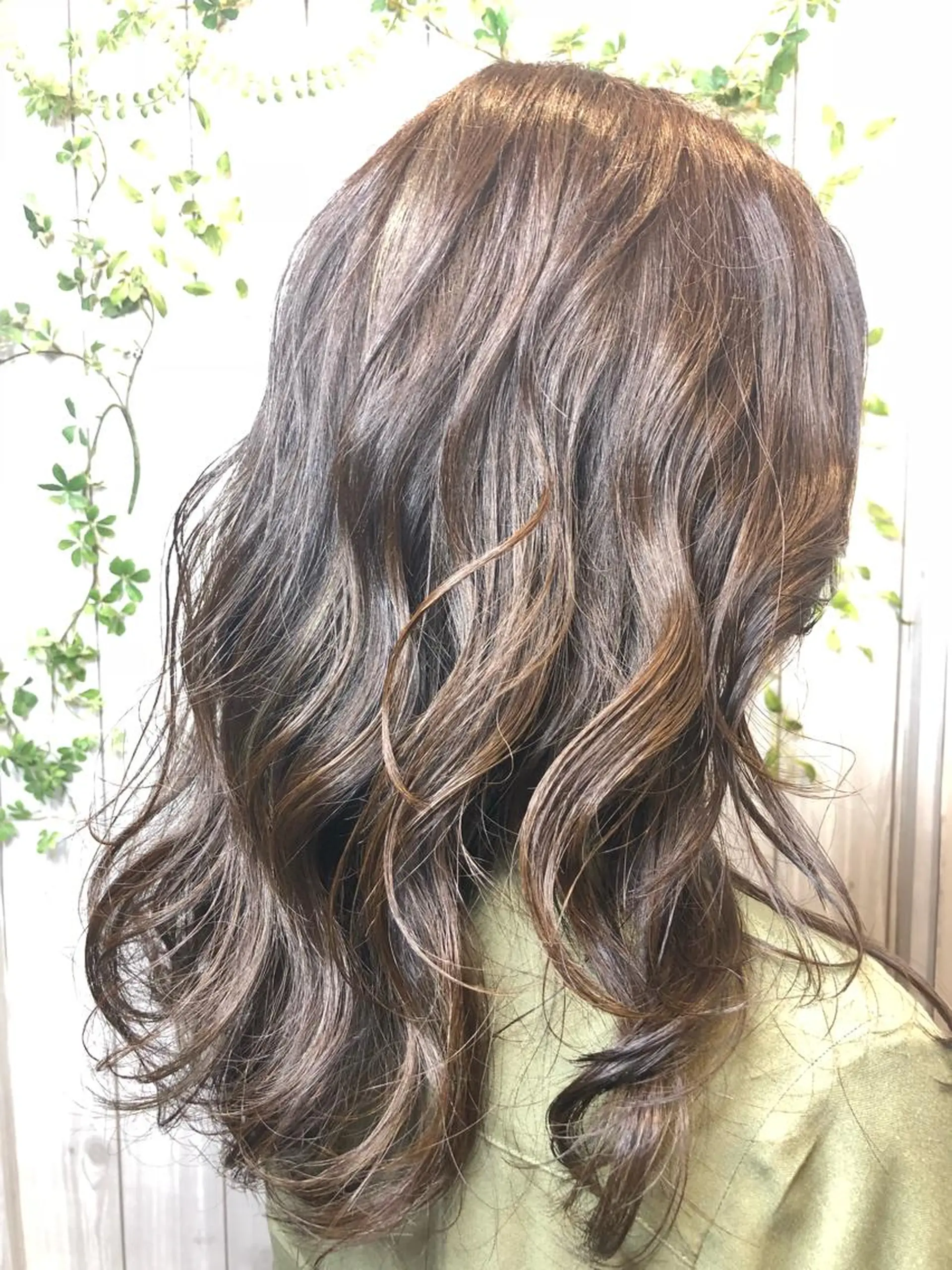 ミディアム カラー ヘアアレンジ ハイライトカラー ハイライト 三川 洋樹のヘアスタイル