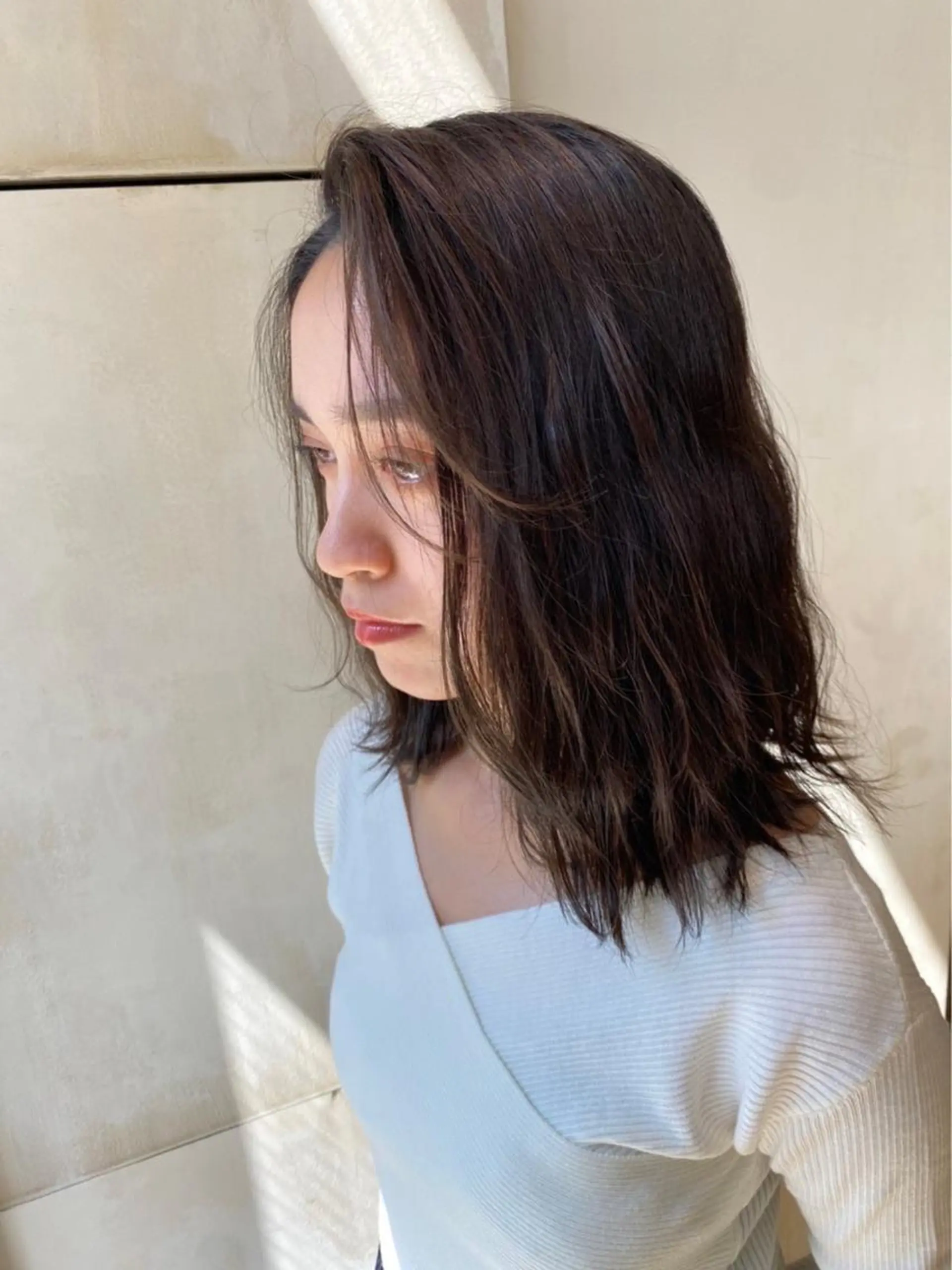 ミディアム トリートメント 透明感カラー NAN AMI グレージュのヘアスタイル