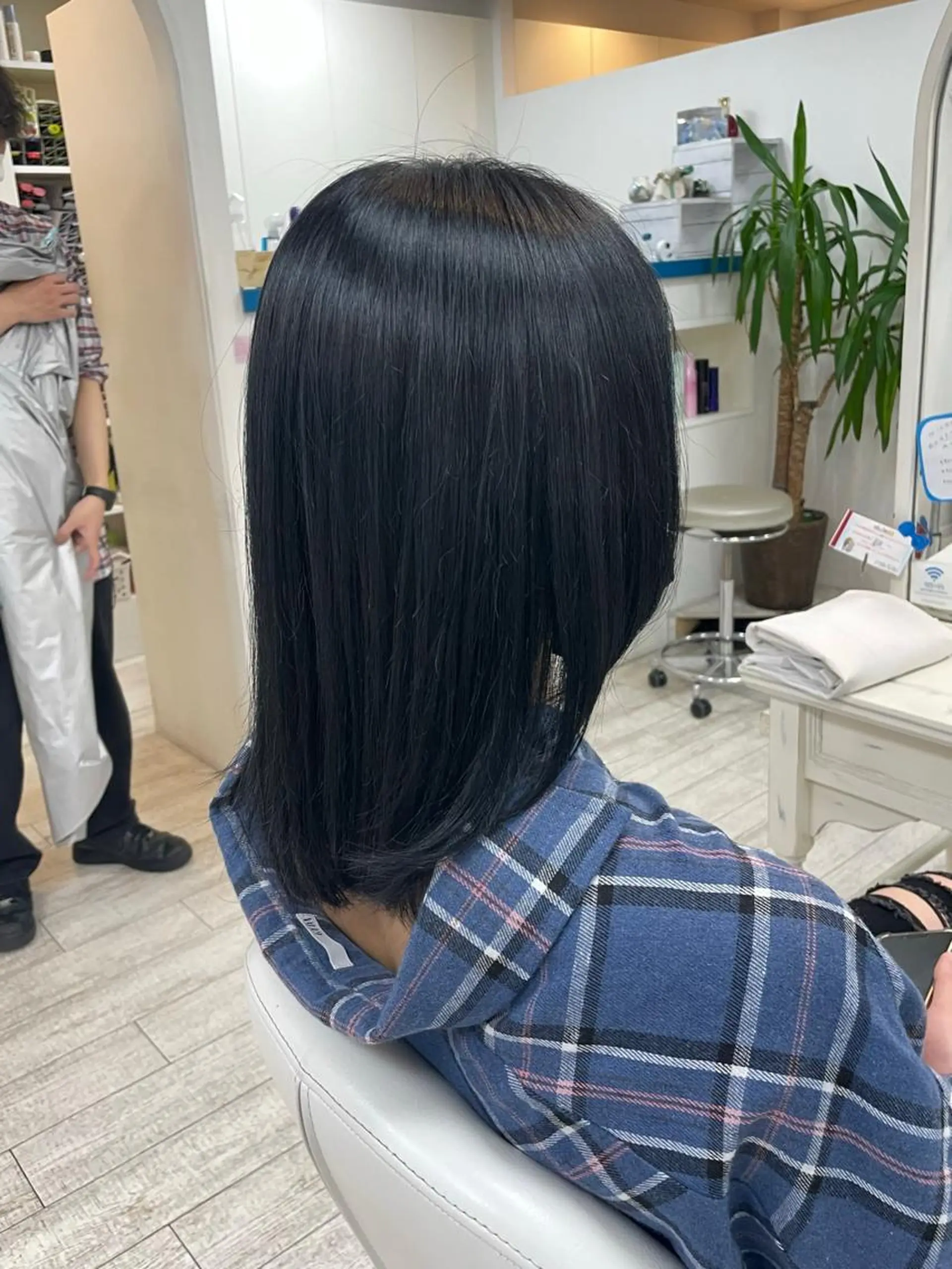 セミロング カット ヘアカラー 新籾 尚哉のヘアスタイル