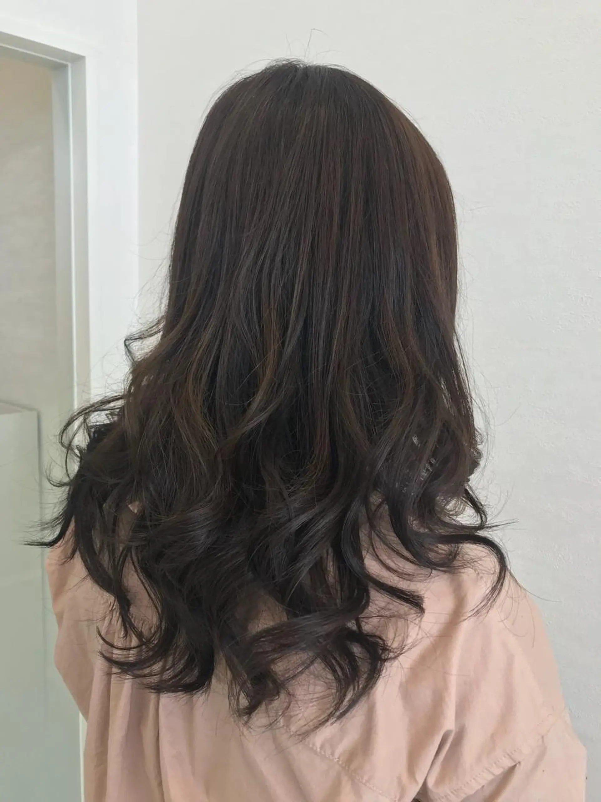 ロング 内山 亜紀のヘアスタイル